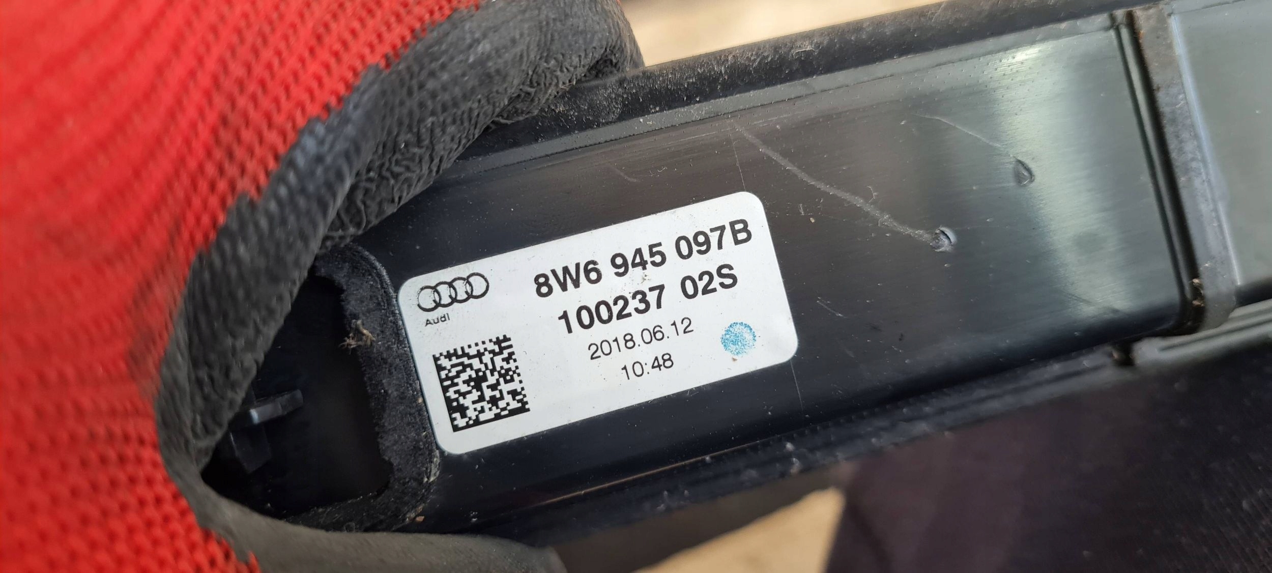 S5 8W A5 TRZECIE light STOP STOPU LED COUPE 8W6945097B