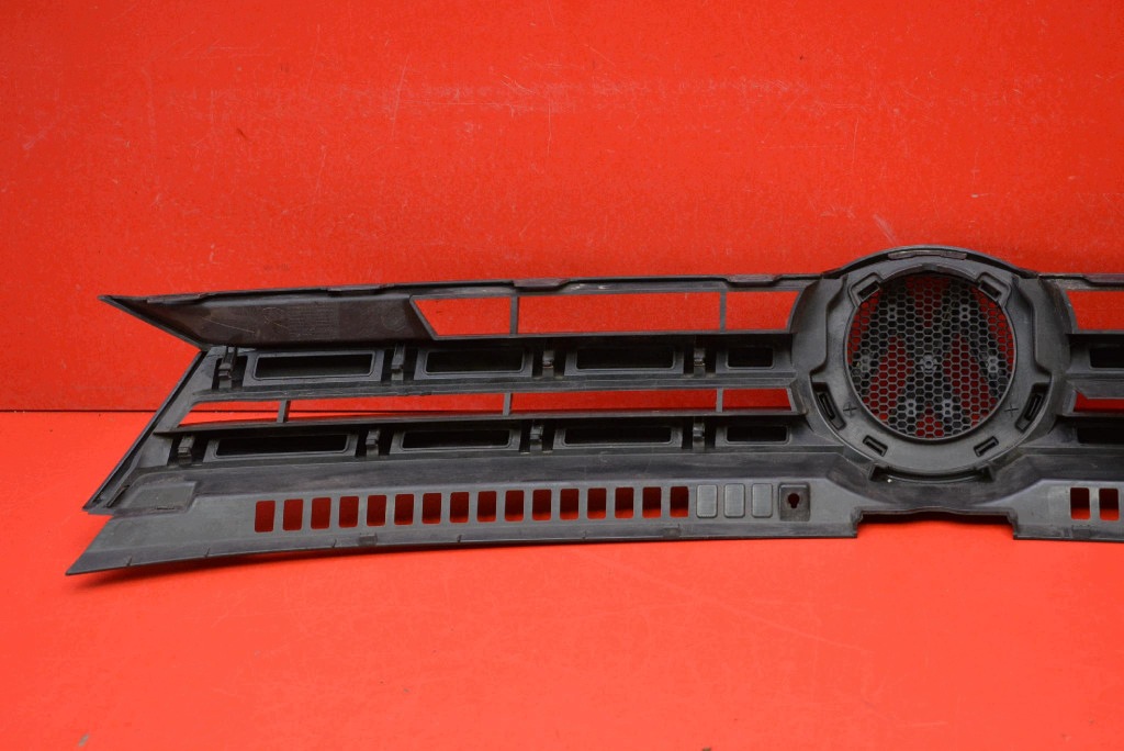 front PREKLADgrill black 5M0853653D VW GOLF 6 VI plus 08-14