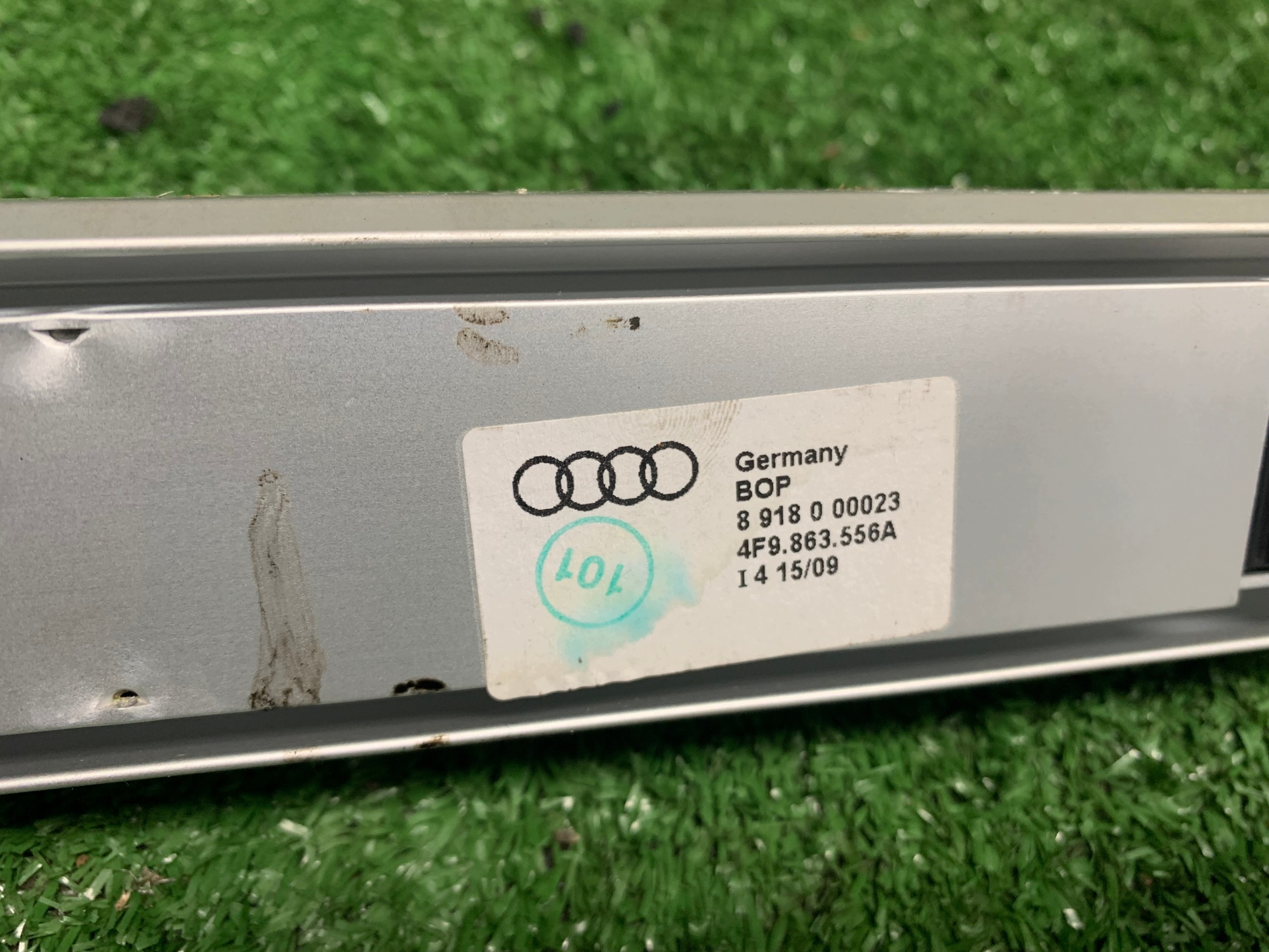 AUDI A6 C6 PROWADNICE PRZEGRODA boot brackets 4F9863555A 4F9860378C KPL
