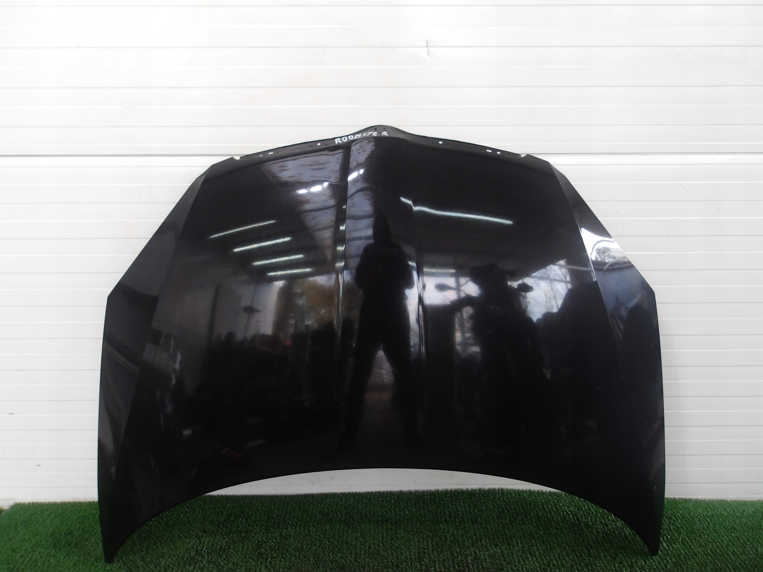 SKODA ROOMSTER 06-10 bonnet front black original