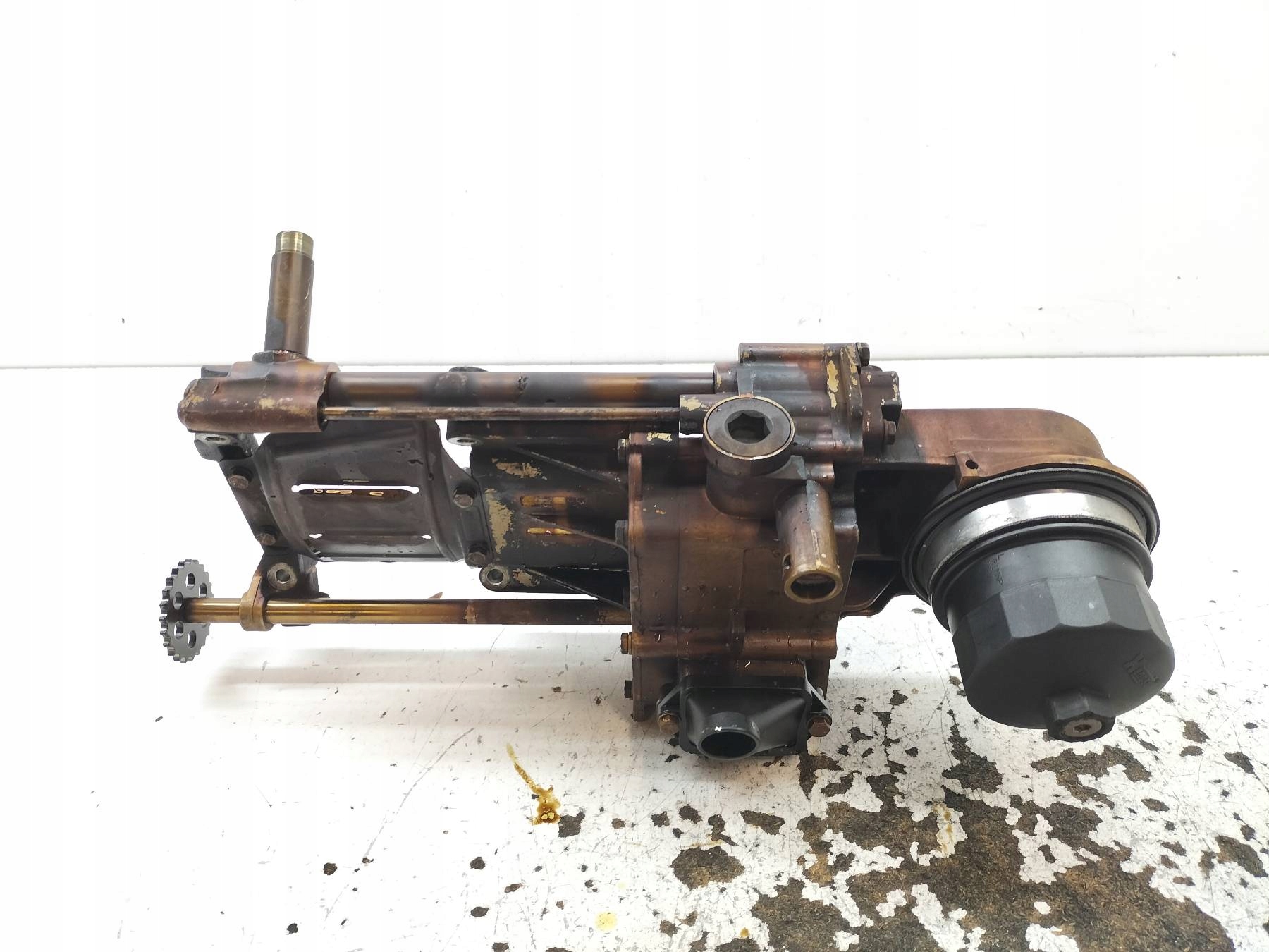 oil pump 4.4 V8 Bmw Seria 6 II (2003-2010) E63/64