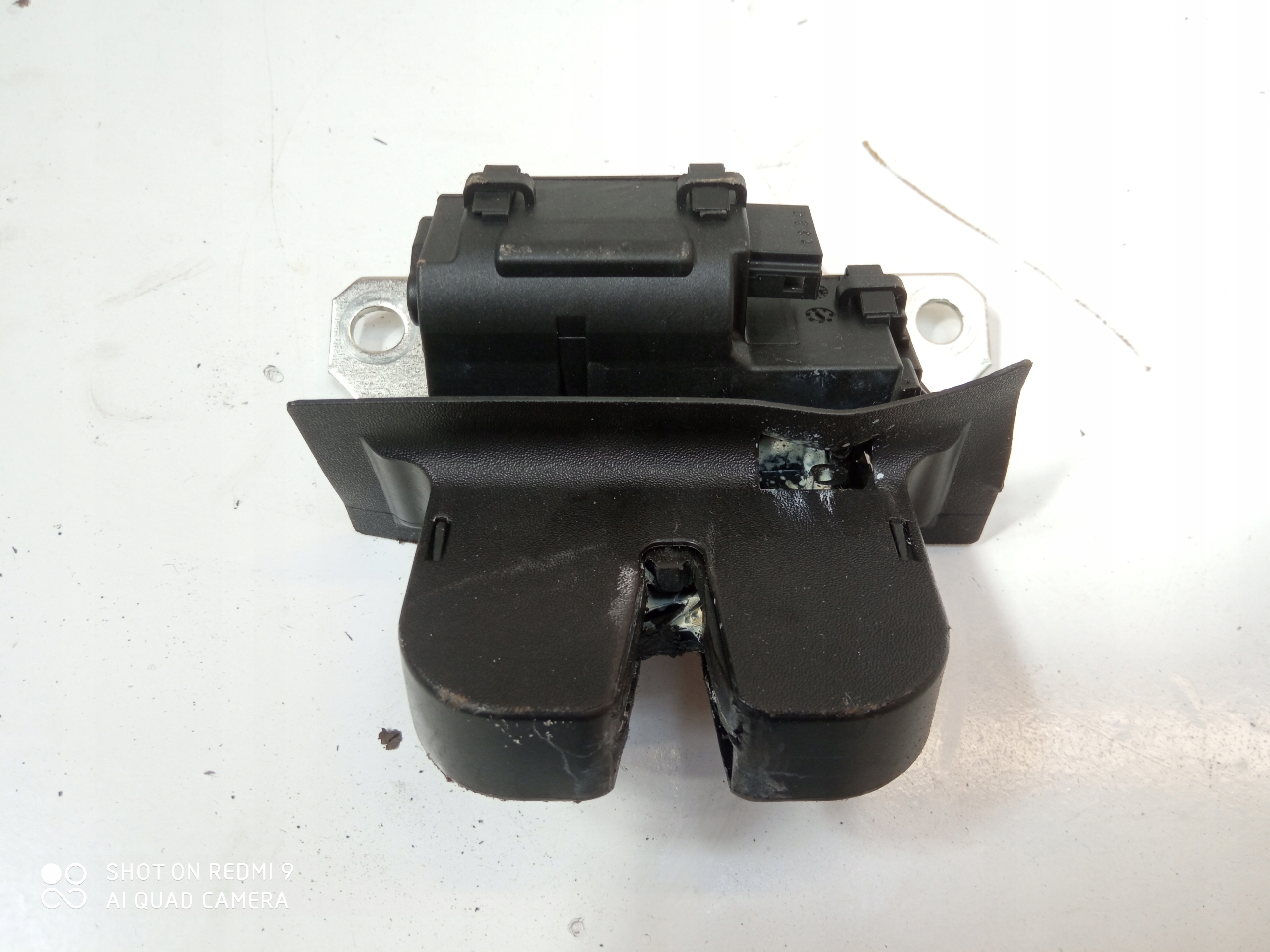 OPEL INSIGNIA A LIFT HB lock bonnet rear part