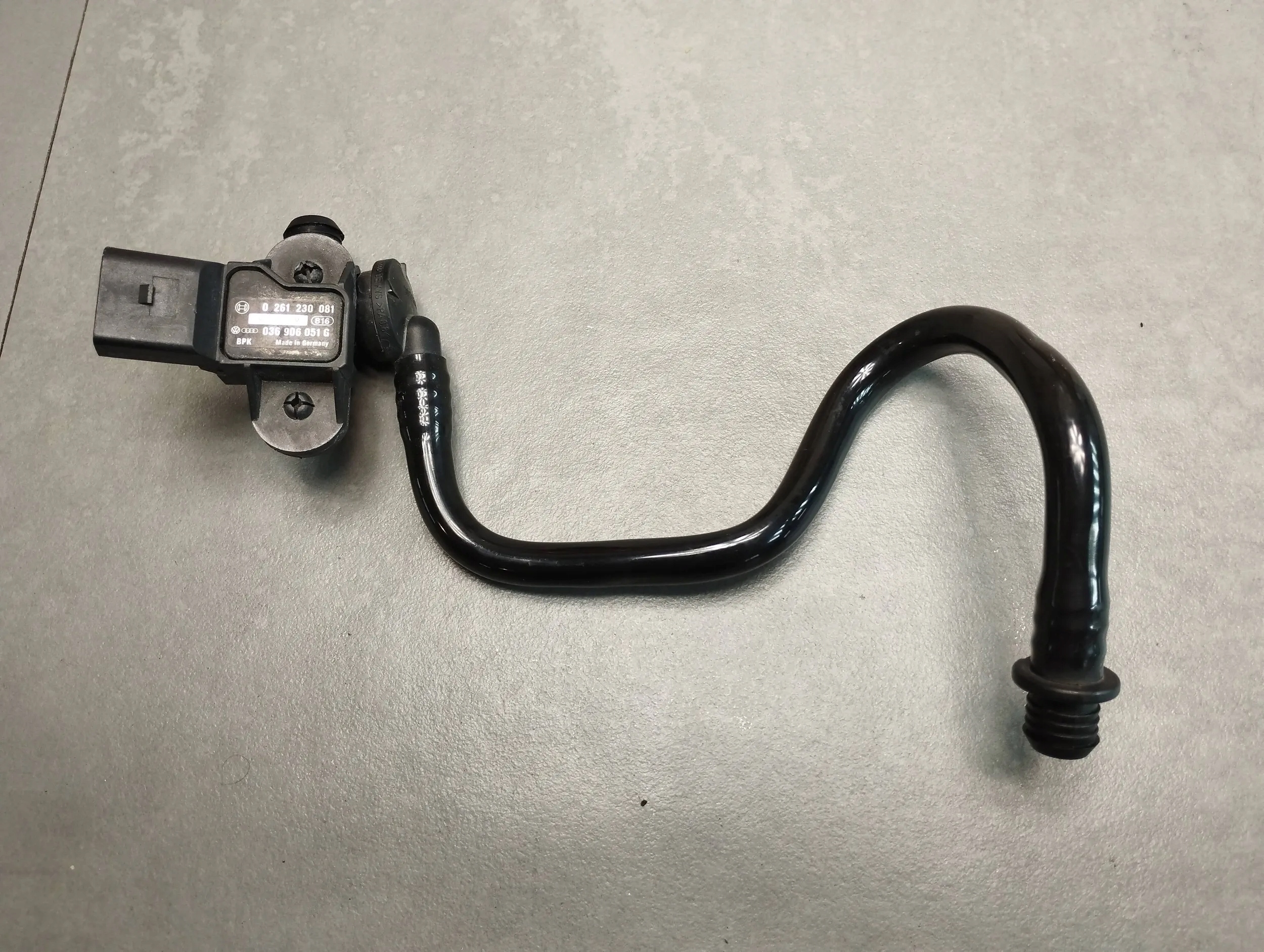 Audi Q5 8R Schlauch Unterdruck Sensor 8R1611931F