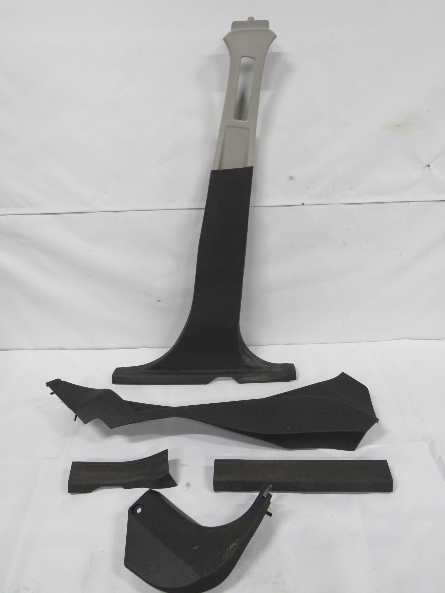 FORD ECOSPORT II OSŁONA SŁUPKA PRZÓD KOMPLET