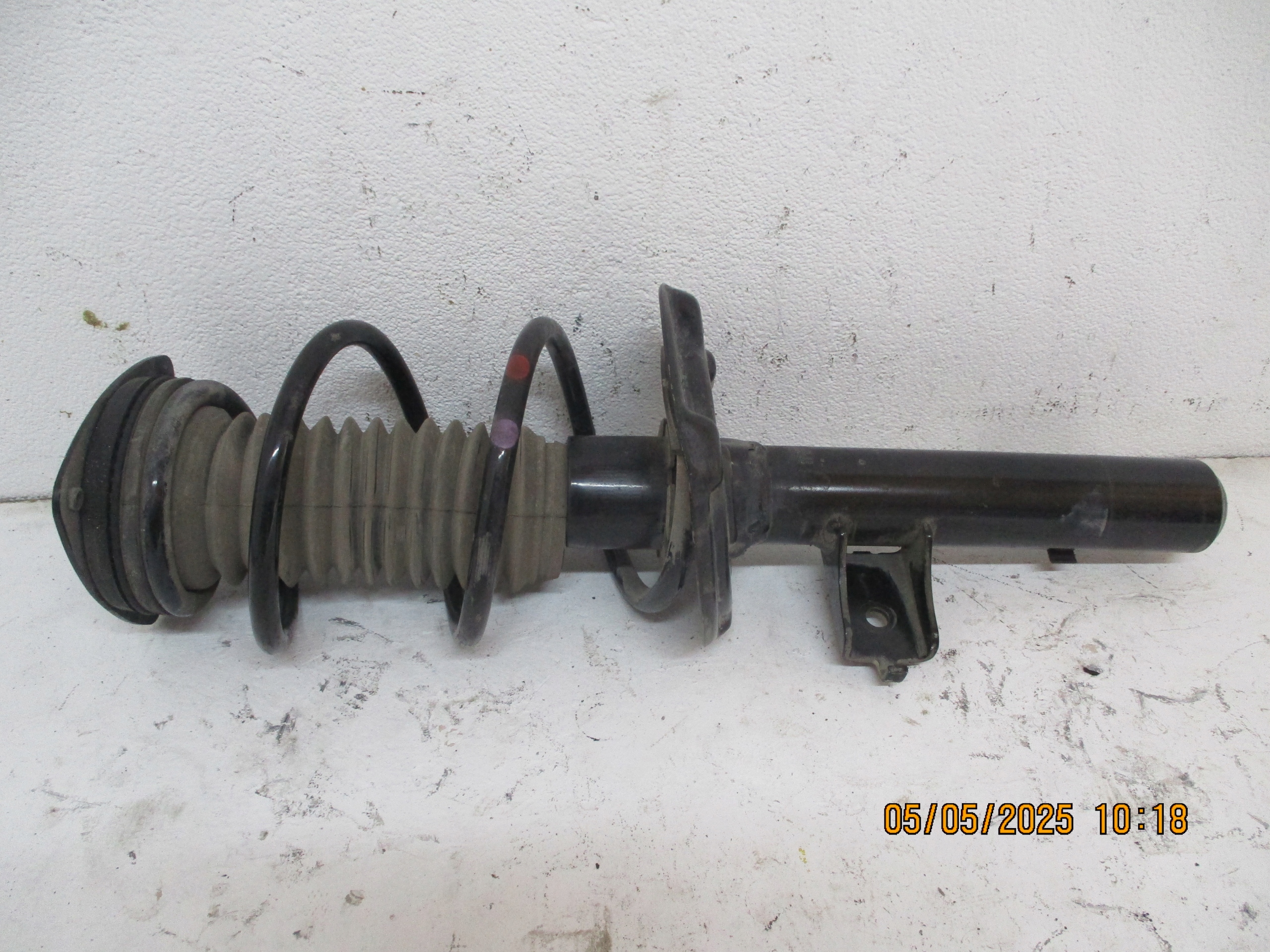 shock absorber amor front right left RENAULT AUSTRAL 543020508R 543033805R