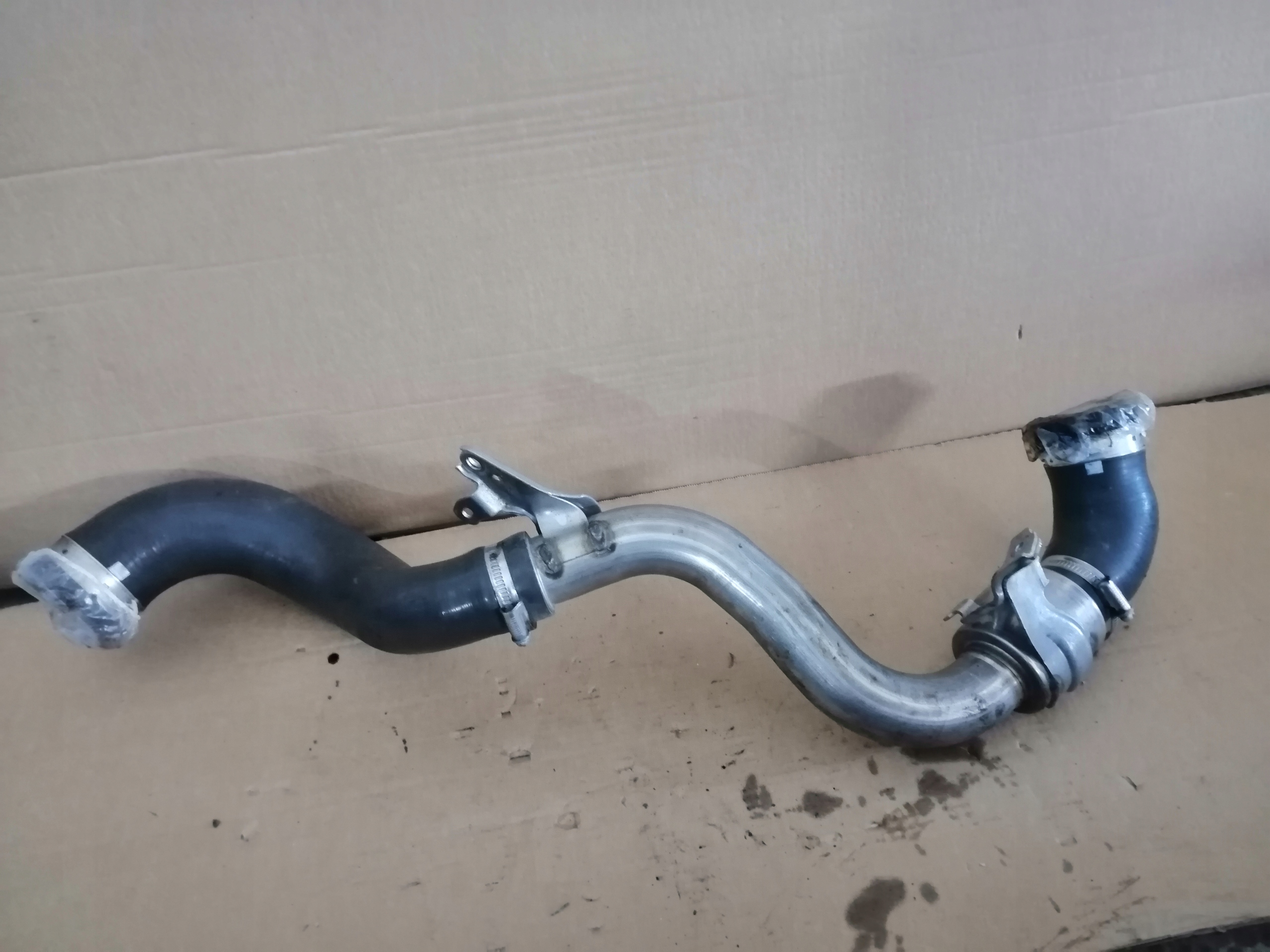 18946041 1318525 - ИНТЕРКУЛЕР MASTER III, MOVANO 2.3 BITURBO ТРУБА