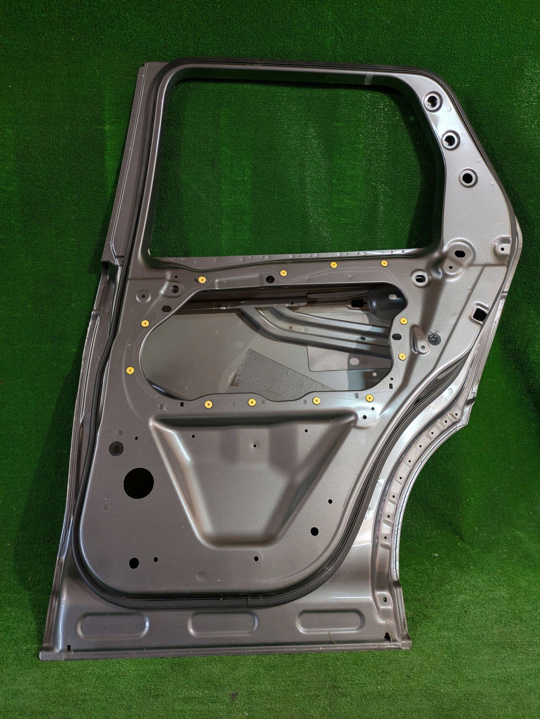 door rear. right right rear part LAND ROVER DISCOVERY V