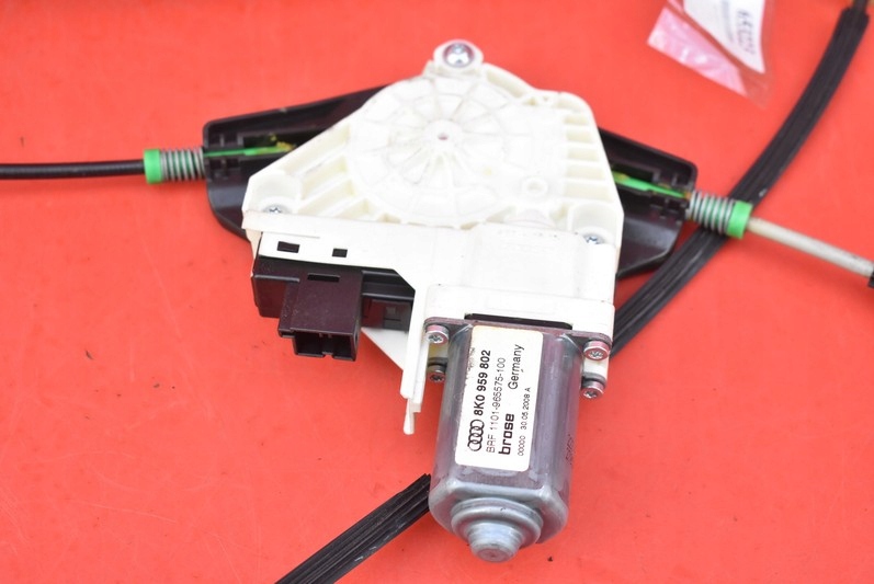 window regulator right front 8K0959802 AUDI A4 B8 07-15