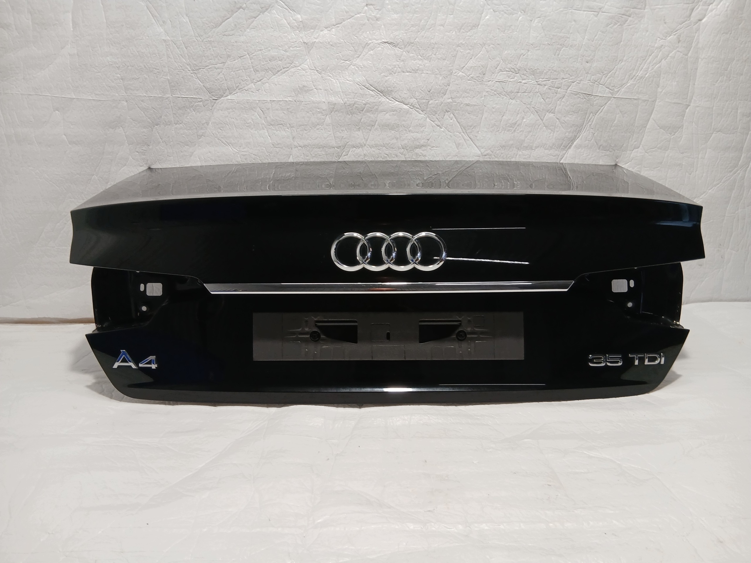 AUDI A4 B9 LIFT sedan trunk door boot LY9T
