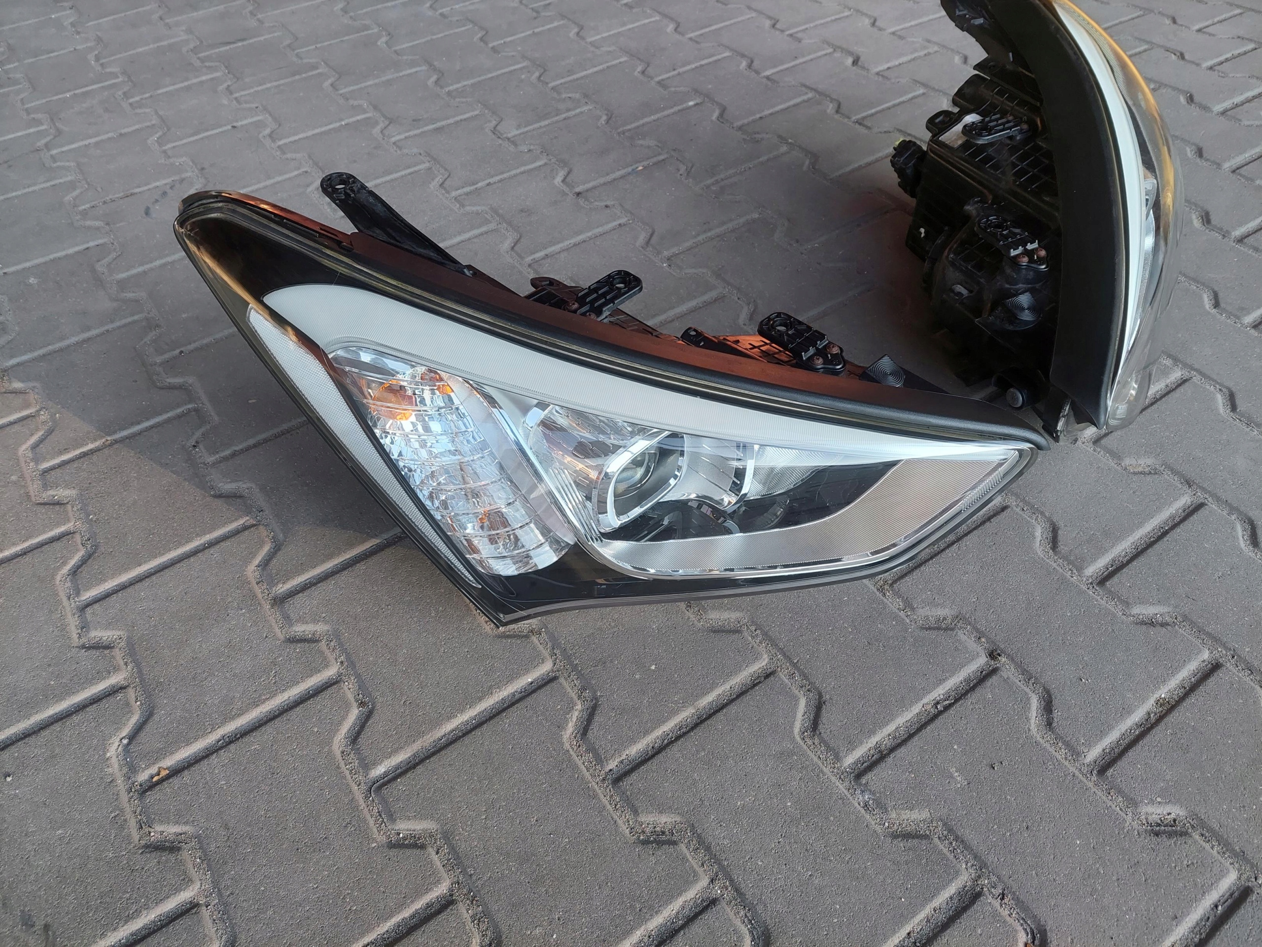 light left front front left EUROPA HYUNDAI SANTA FE III