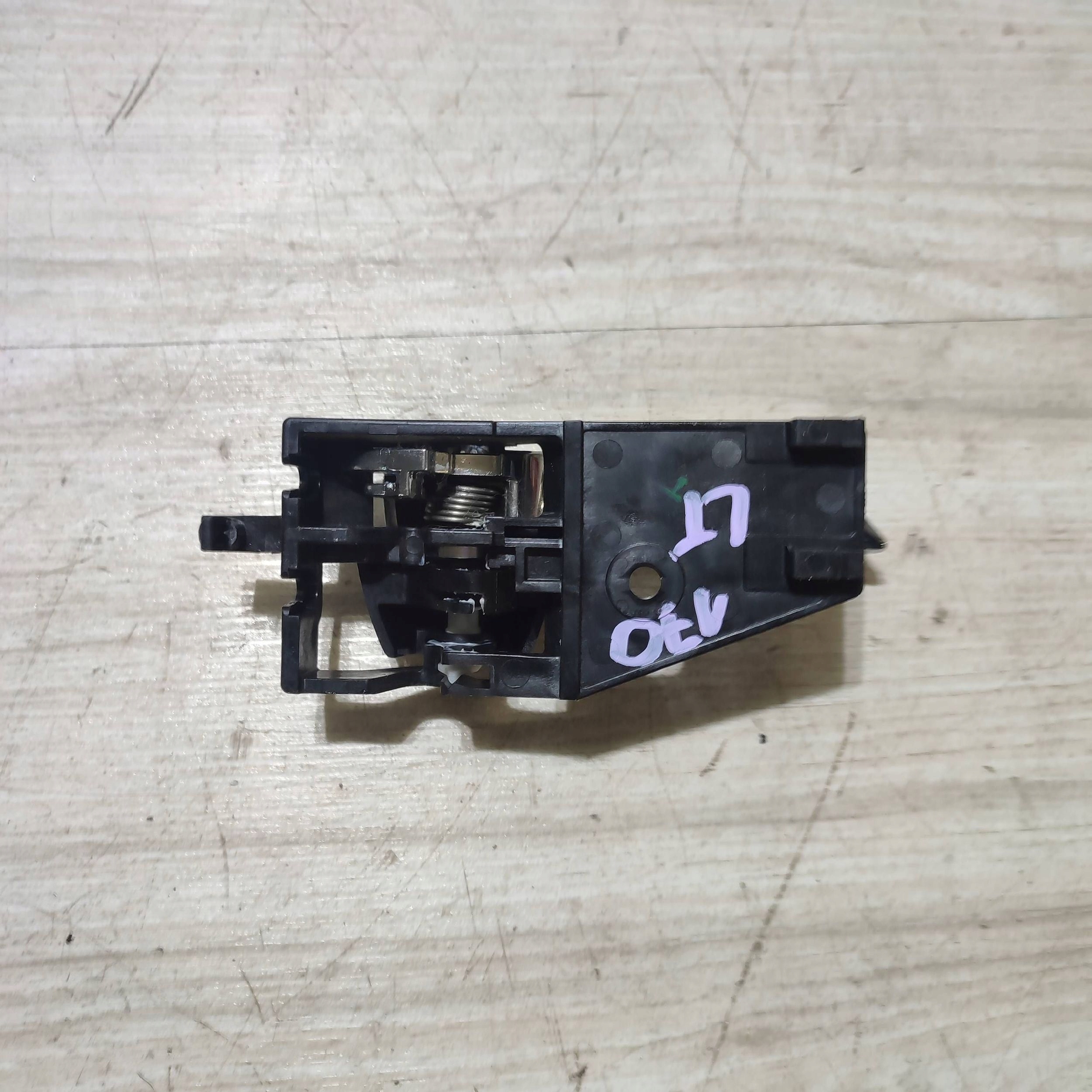 handle inner rear rear part side left Suzuki Vitara (LY)