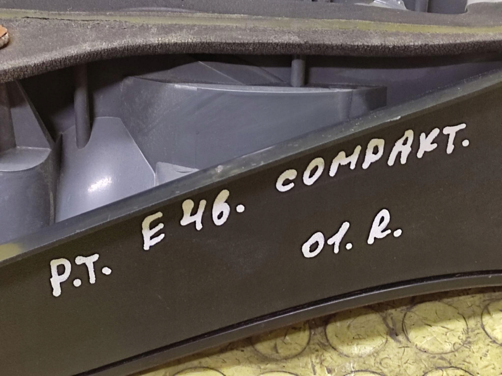 BMW E46 COMPACT light right rear part 6934162