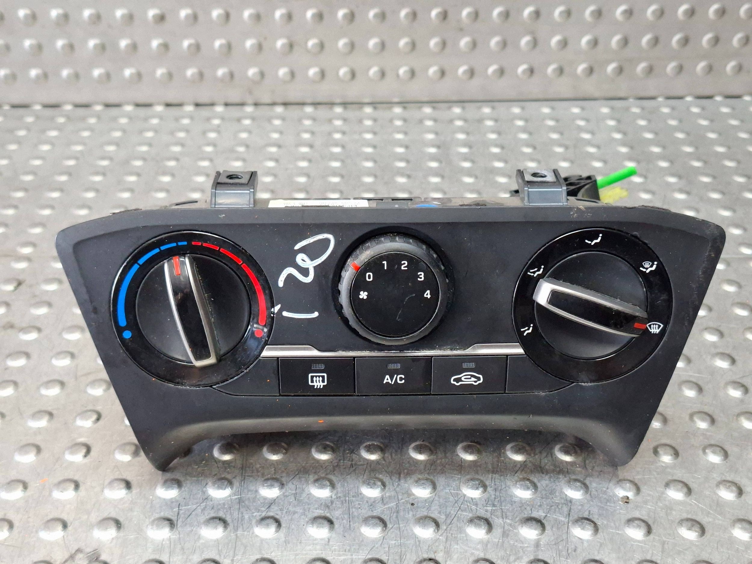 Unite commande clima HYUNDAI I20 II 14-20 97250-C80XX