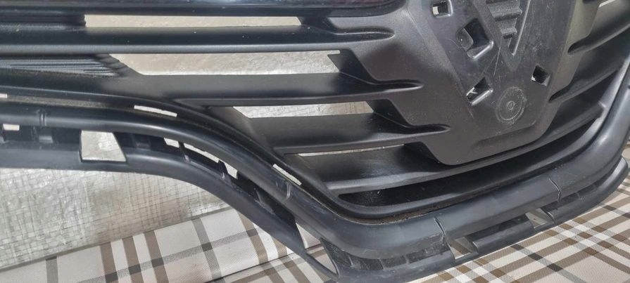 решетка радиатора renault CAPTUR