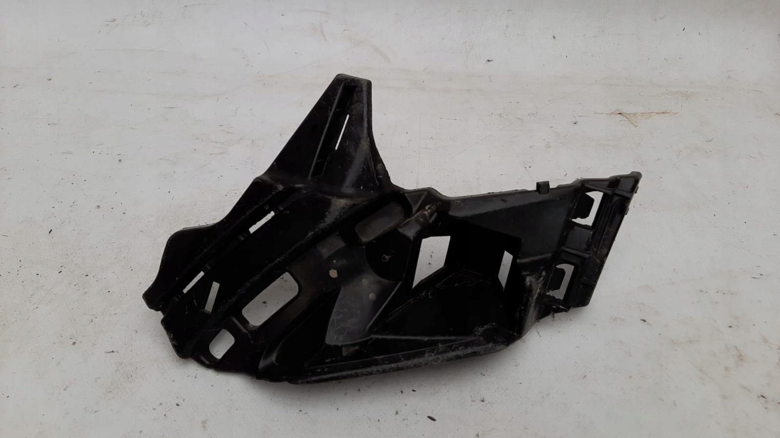 SKODA KAROQ 17- bumper bracket right front