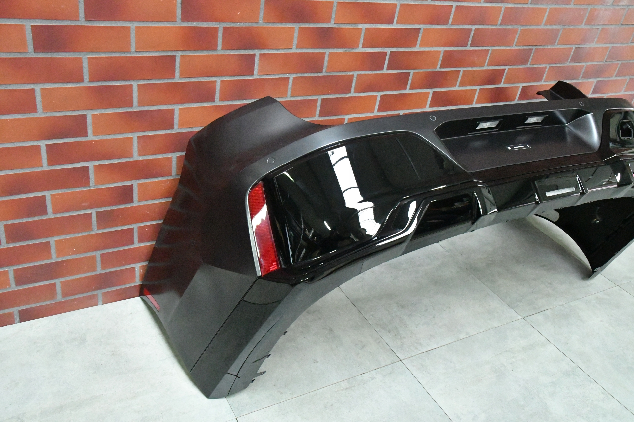 bumper rear part rear BMW 7 G70 m-packet USA SAE