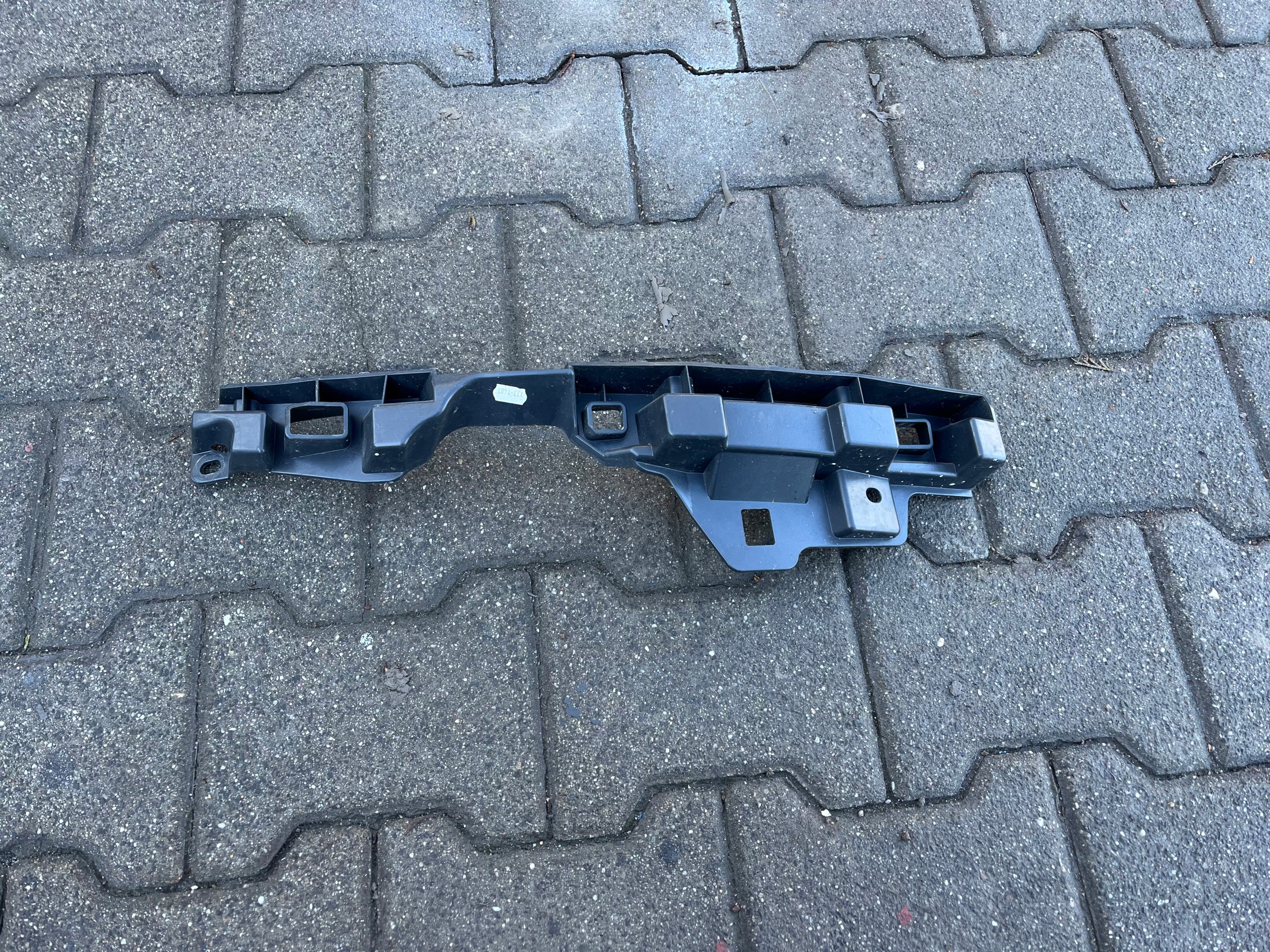Renault Scenic III bumper bracket right