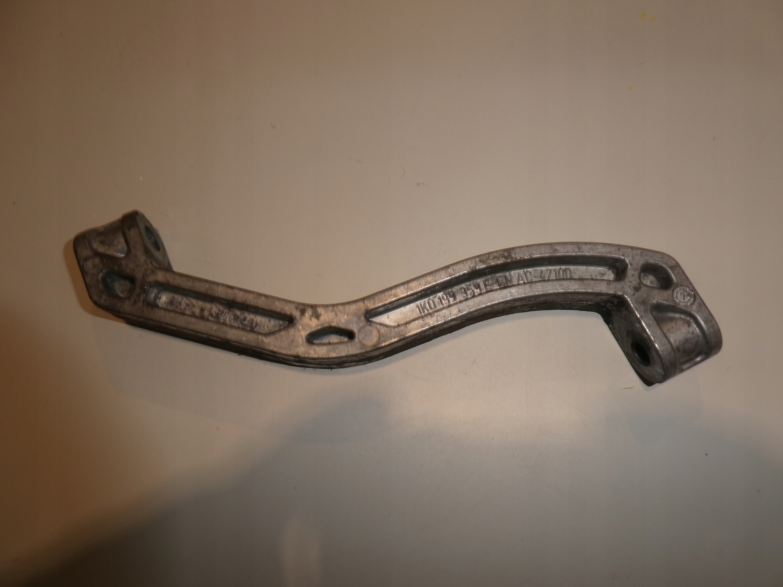 VW SKODA SEAT Getriebehalter 1K0199359E