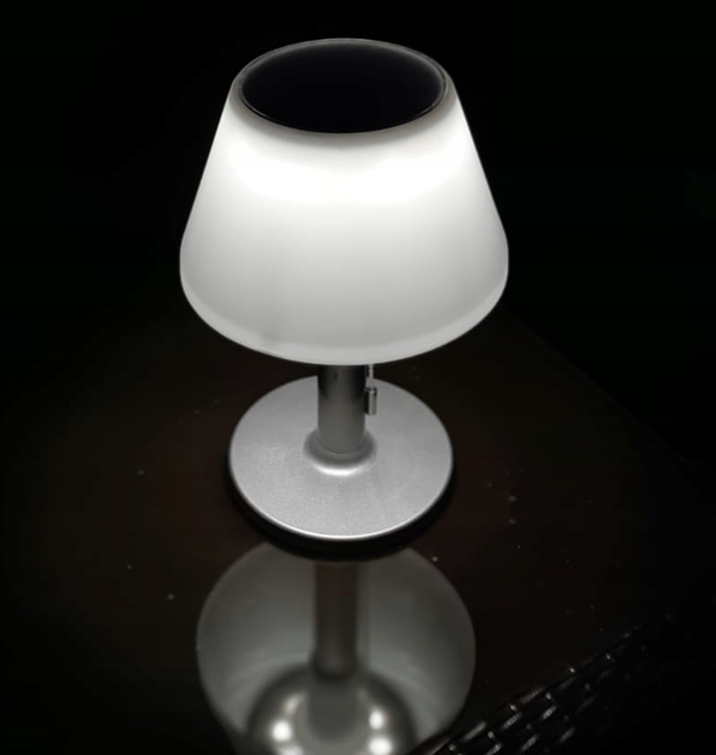 LAMPKA SOLAR NA BALKON LAMPA SOLARNA LED OGRODOWA Materiał tworzywo sztuczne