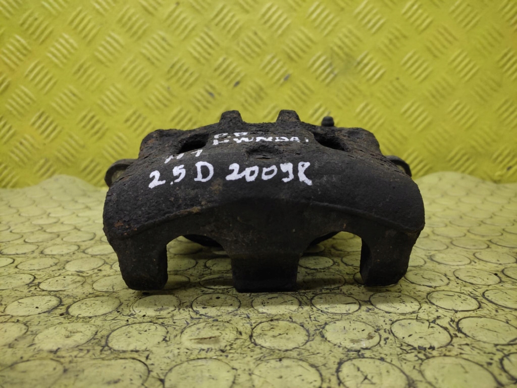 HYUNDAI H1 2.5 D caliper brake right front
