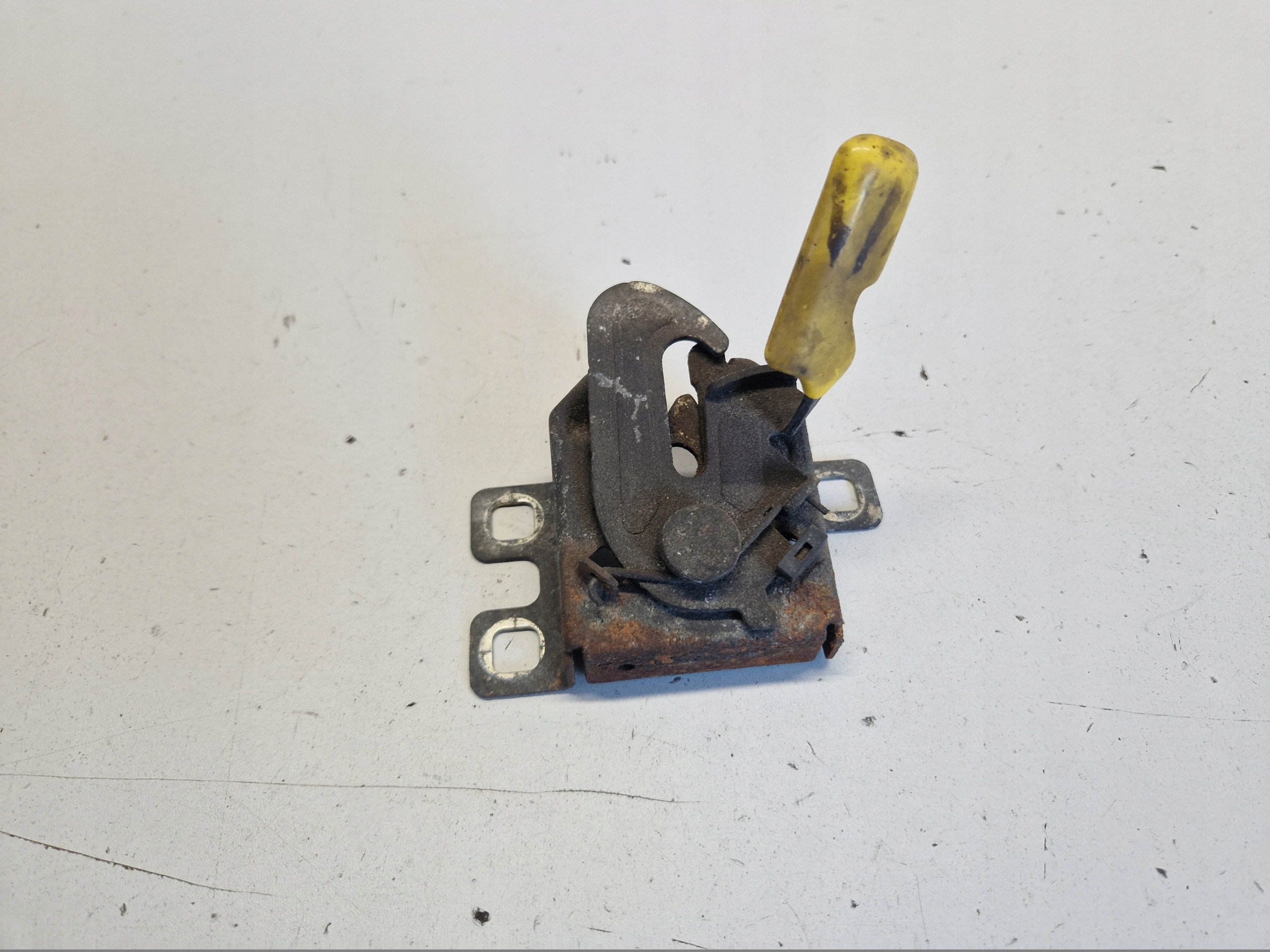 LANCIA DELTA III lock RYGIEL bonnets front