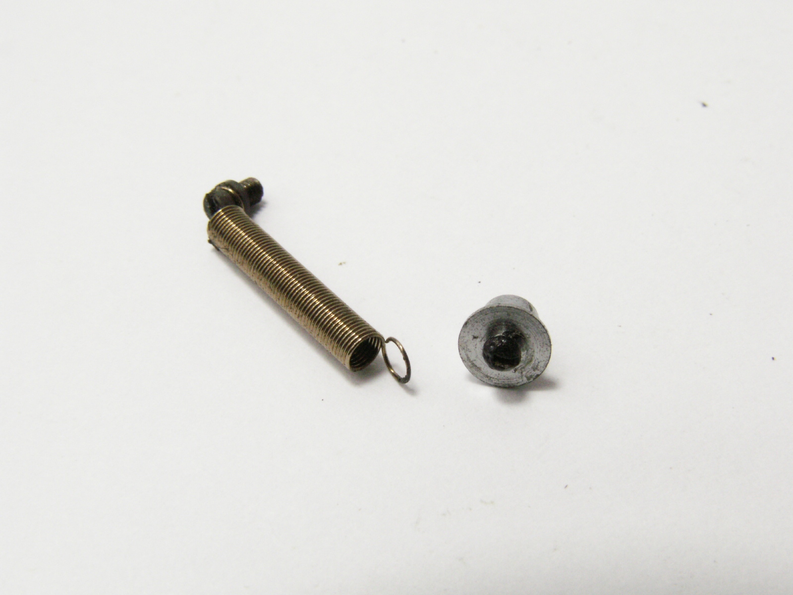 MAMIYA C330: sprężynka powrotna spustu UNIKAT!