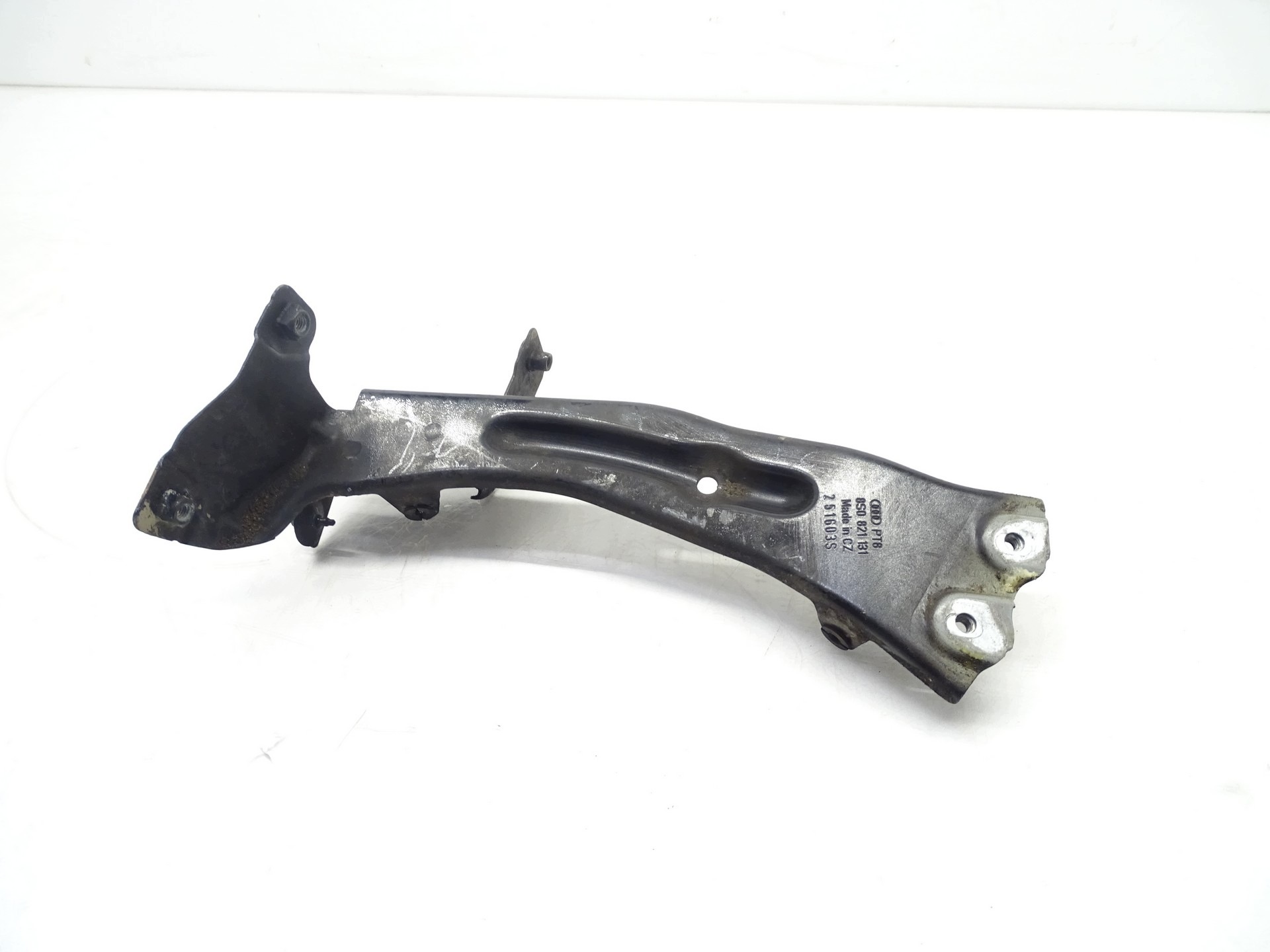 Console Poignée Support plaque Aile Gauche Avant AUDI TT 8S0821131