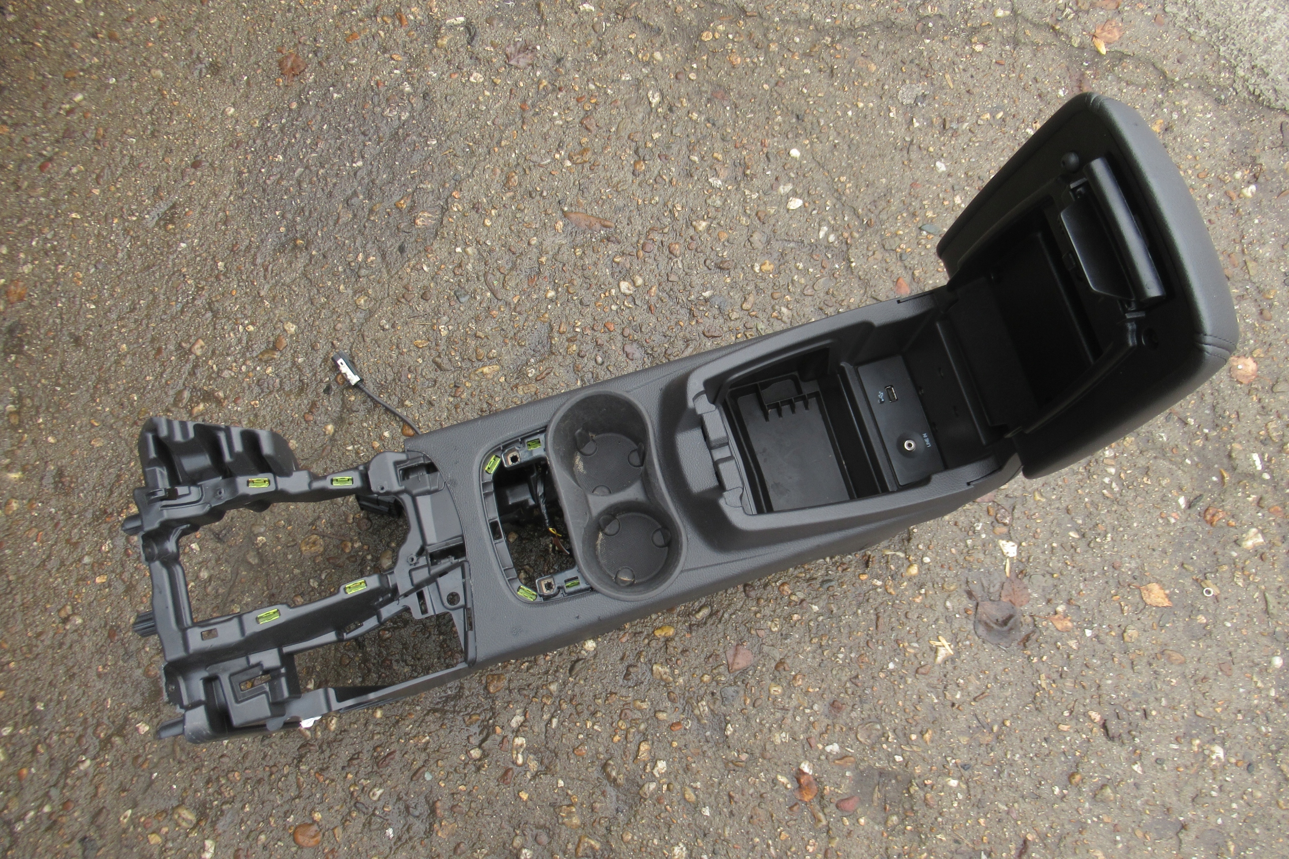 FORD FOCUS MK3 14R TUNEL central armrest