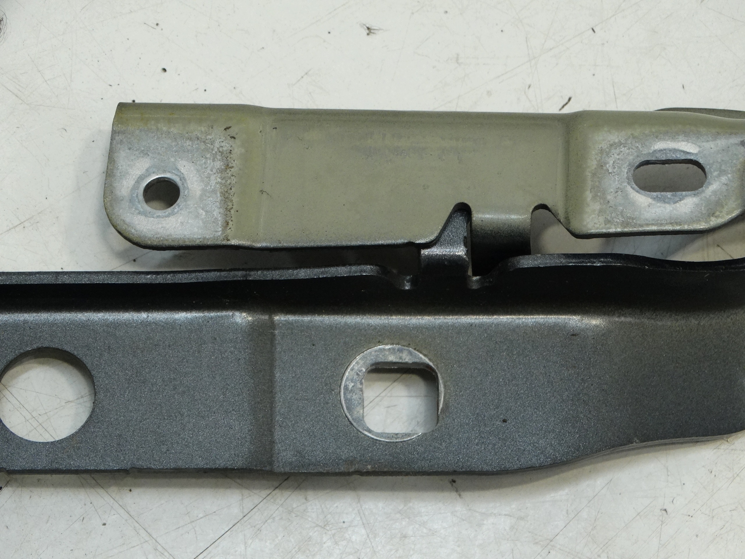 bonnet hinges left+right front CITROEN C4 CACTUS 9801113880,9801113980 KTPD