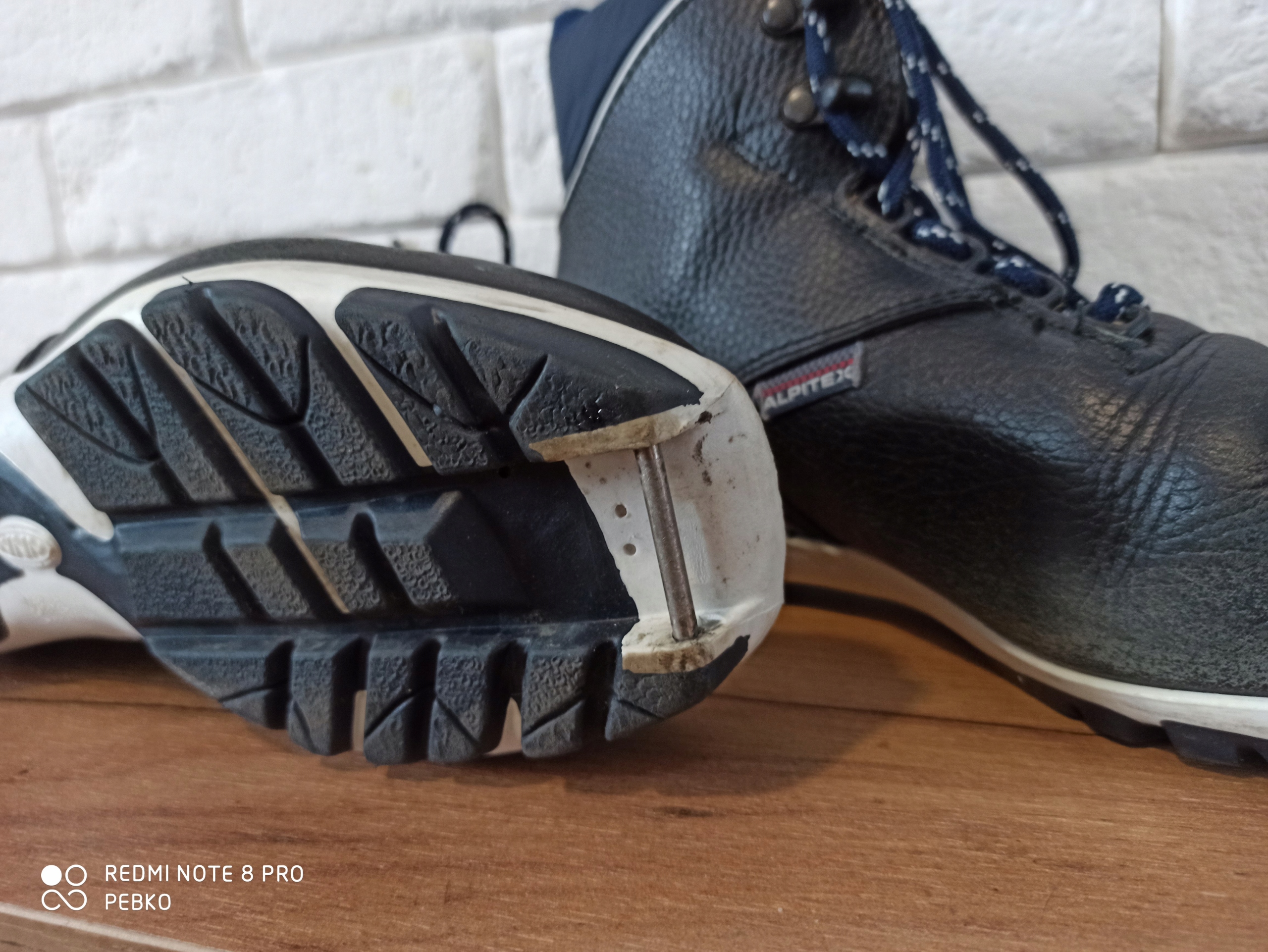 BUTY DO NART BIEGOWYCH ALPINA NNN 120 R 40 Rodzaj wiązań NNN