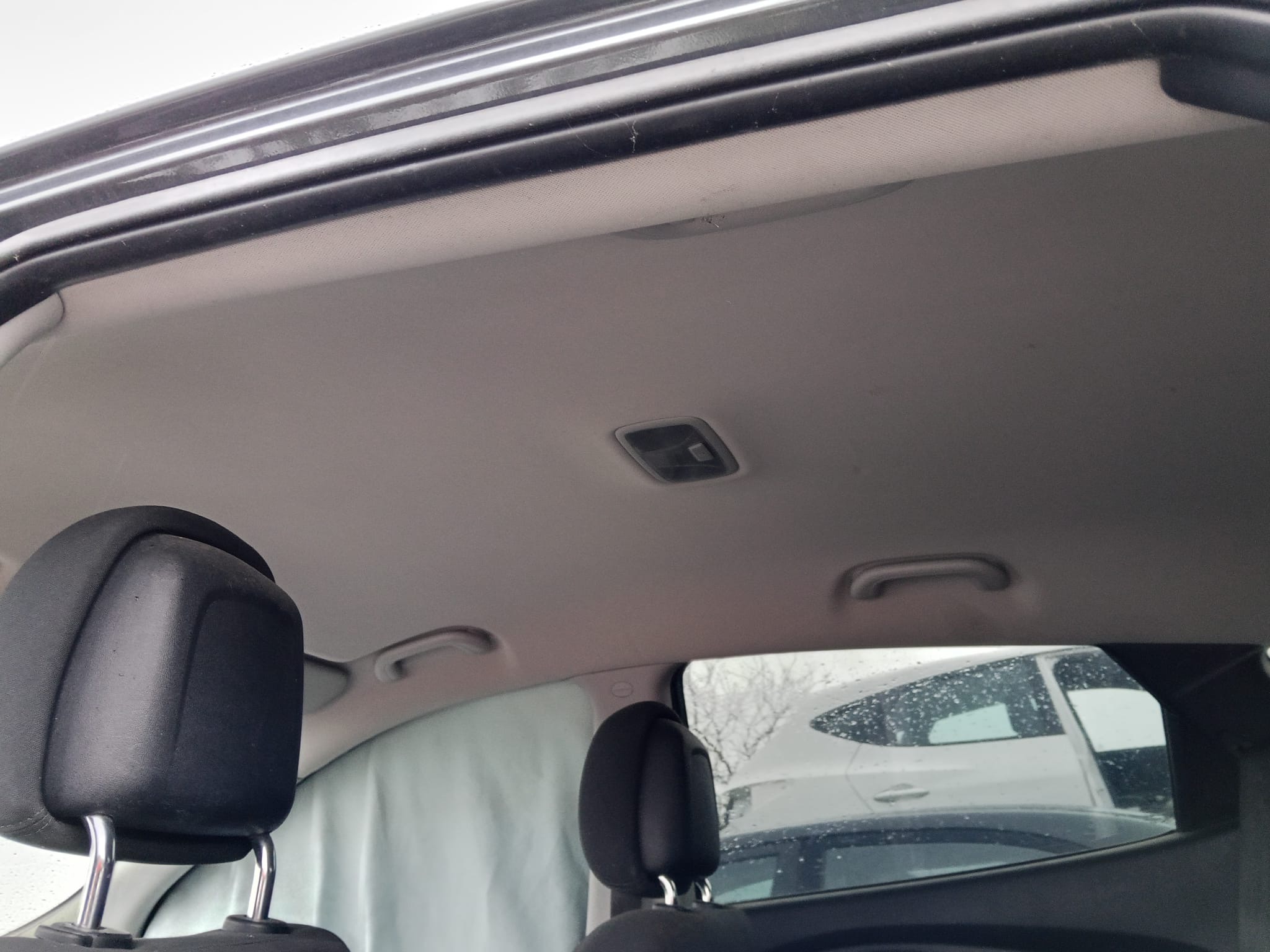 Hyundai IX35 потолок
