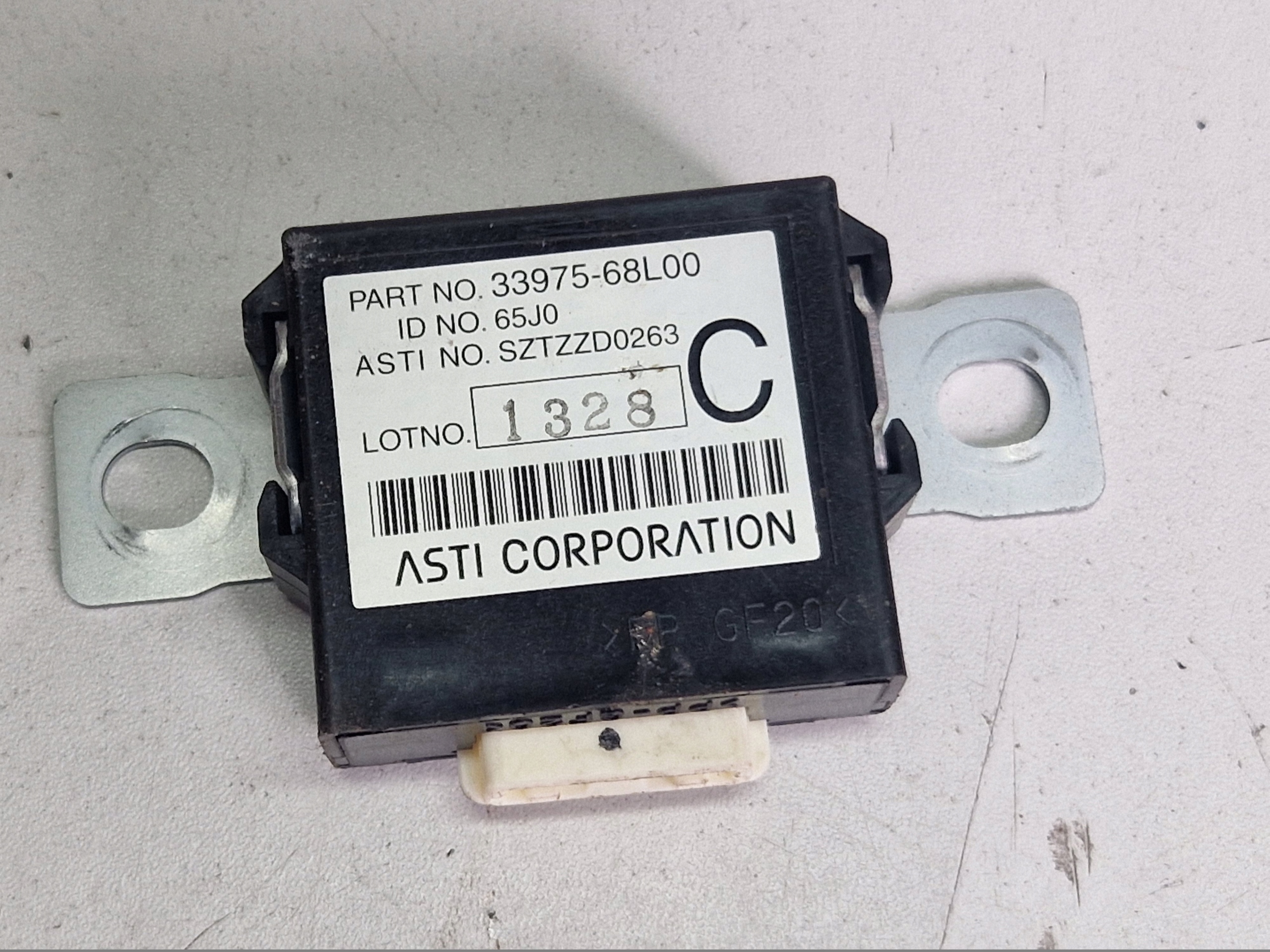 SUZUKI SWIFT MK7 module control unit 33975-68L00