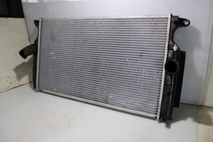 РАДИАТОР ВОДЫ TOYOTA AURIS И 2d4d