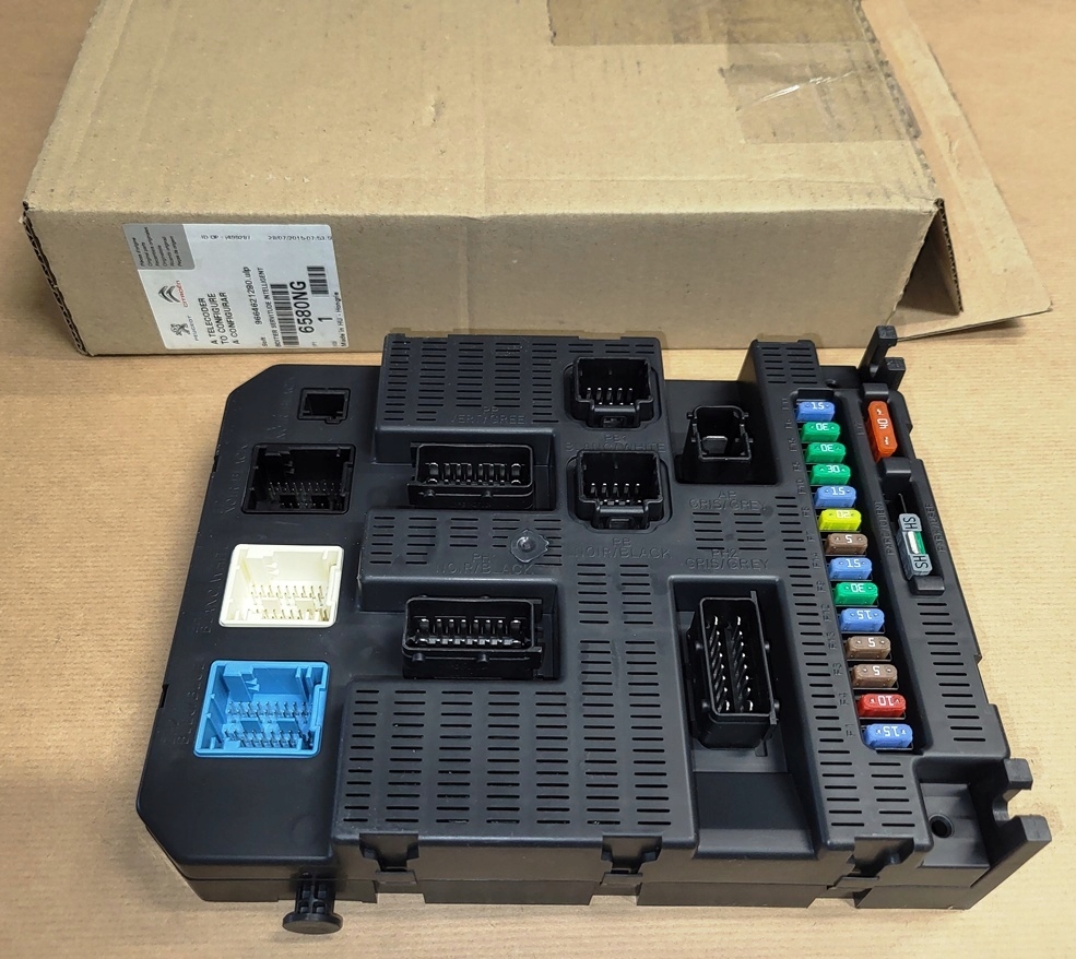 NOWA ORYGINALNA SKRZYNKA BEZPIECZNIKÓW CITROEN C3 II 6580.NG 6580NG Typ samochodu Samochody osobowe