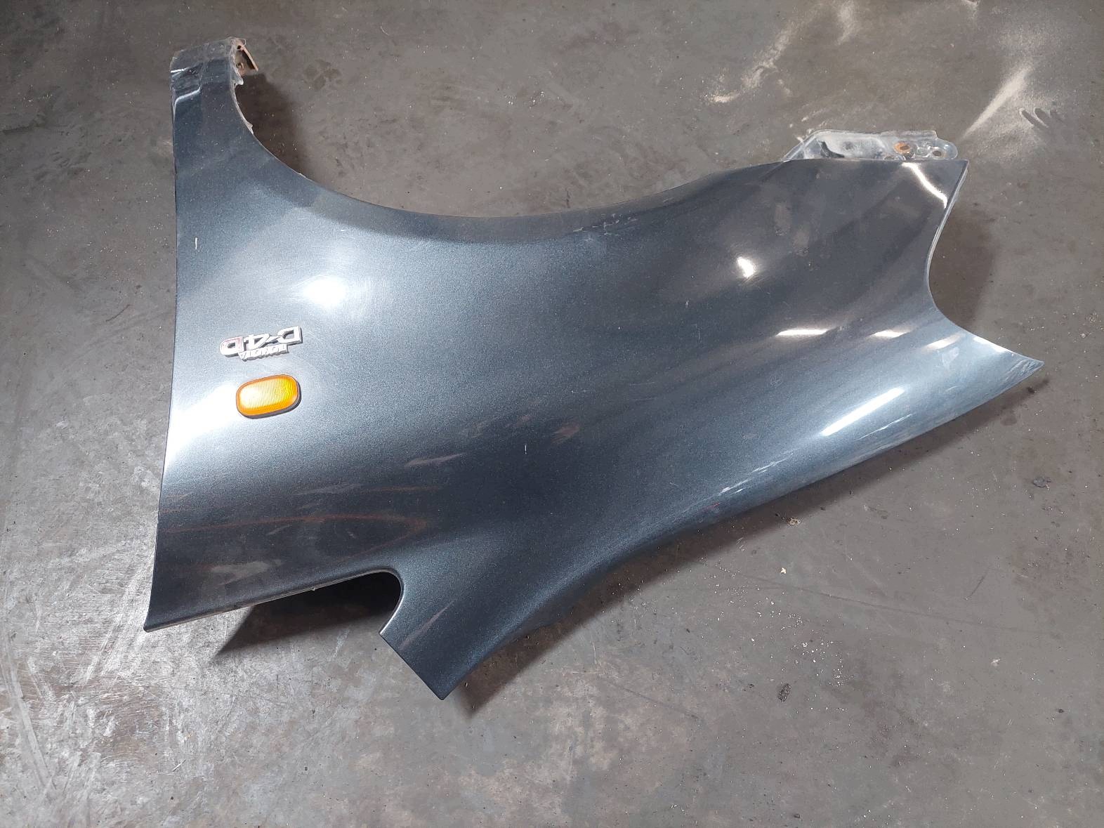 complete front bonnet bumper light fender TOYOTA AVENSIS VERSO and 1E2