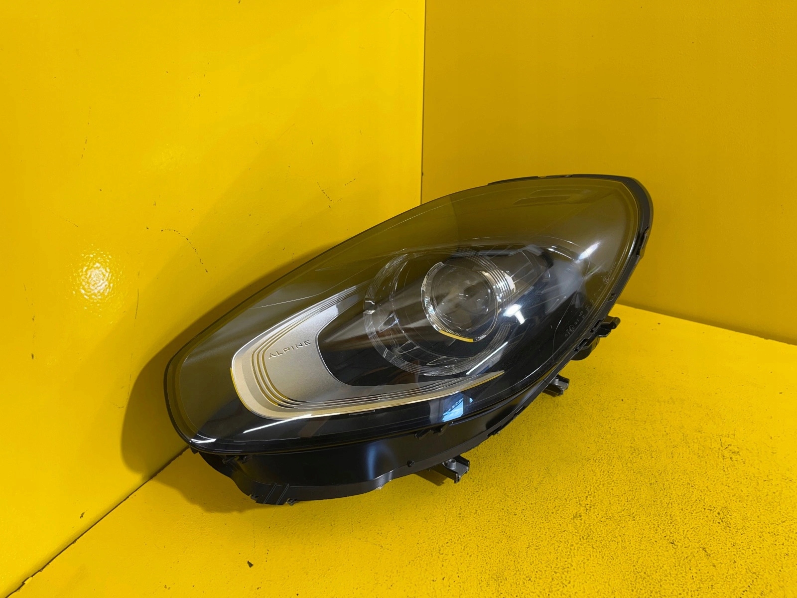 light left Renault ALPINE A110 II Full LED