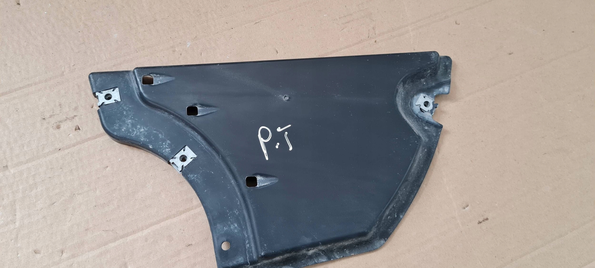 Q3 83A cover chassis right right rear part 83A825220