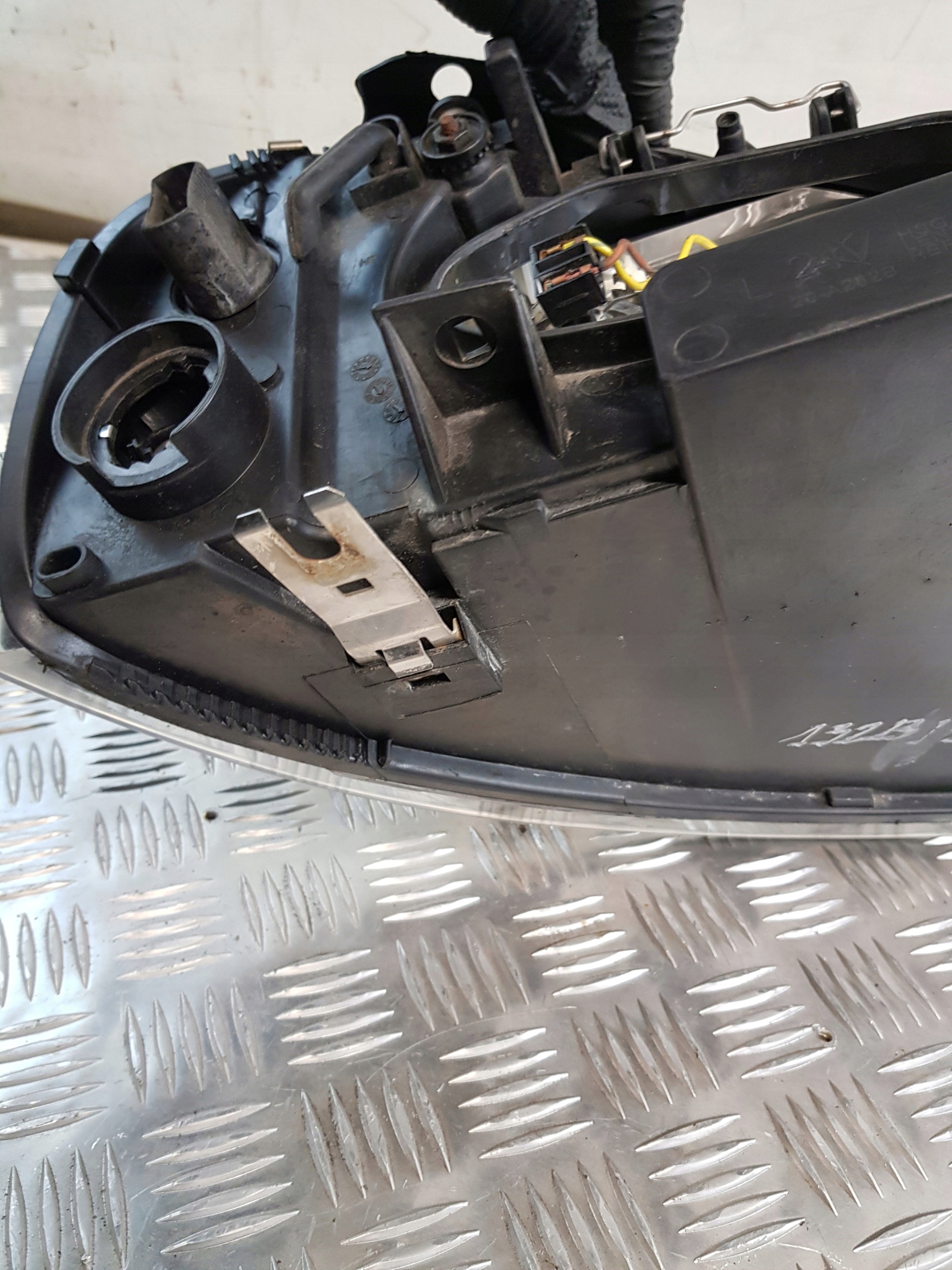 VW SHARAN LIFT light left front TYC EUROPA