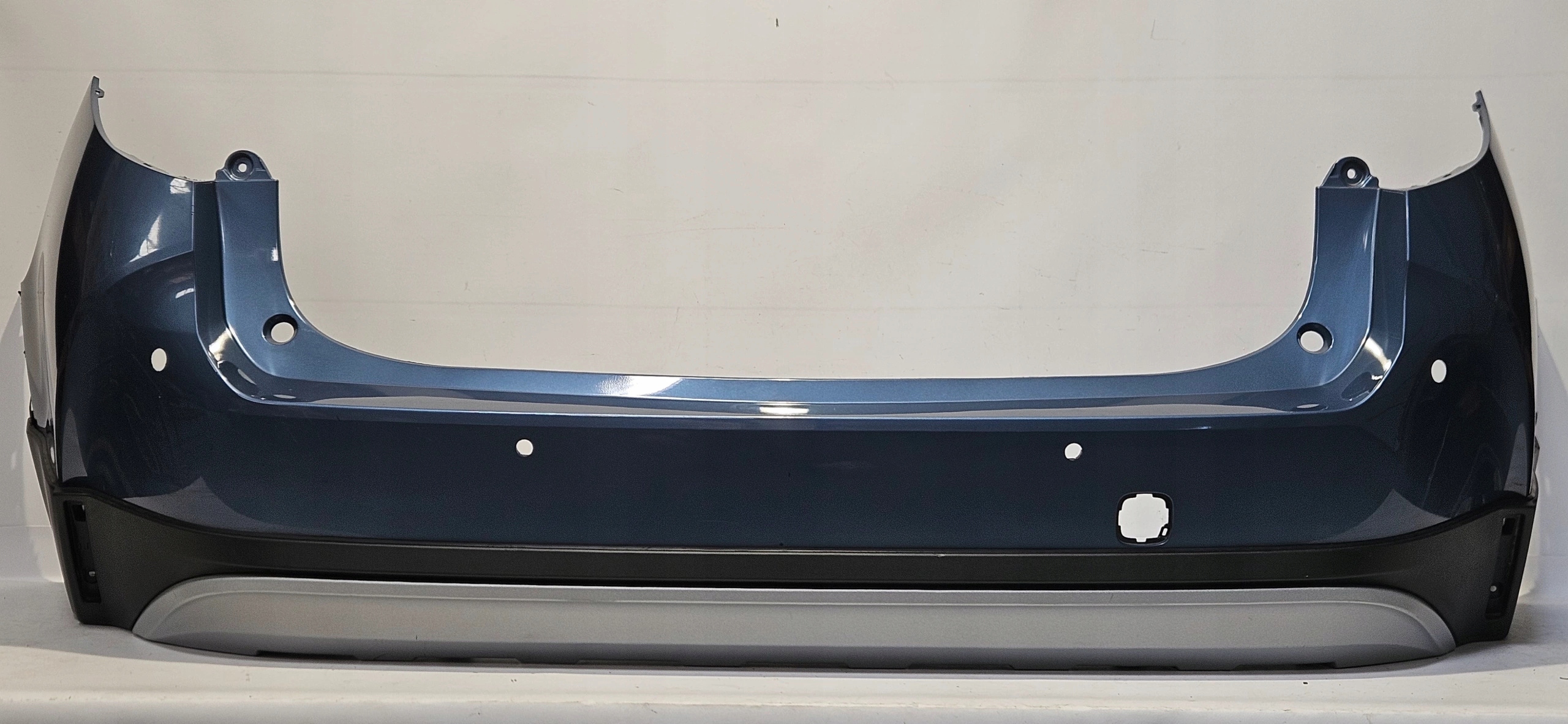 bumper rear TOYOTA COROLLA E21 TREK KOMBI 19