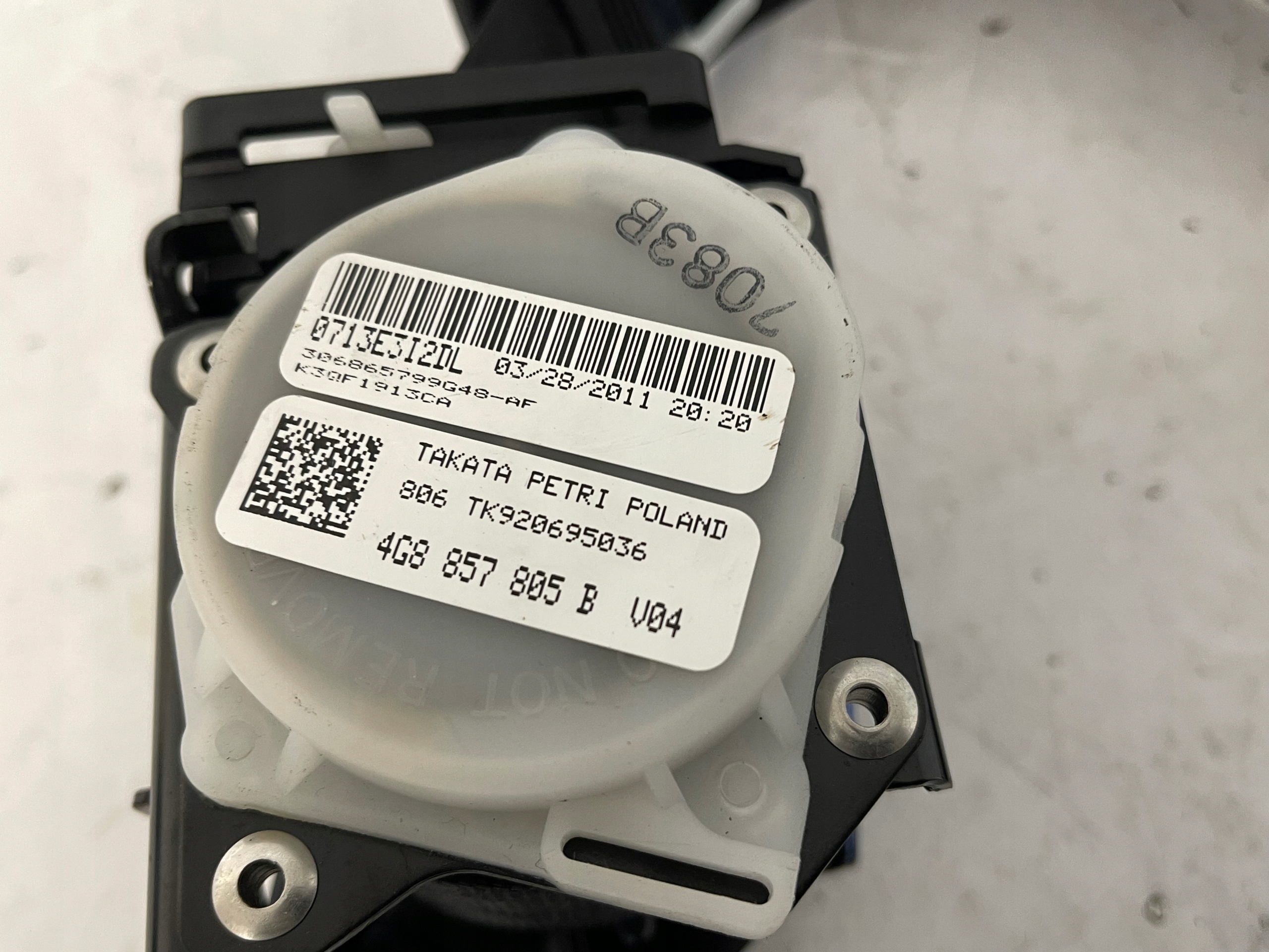 AUDI A6 C7 Gurten Sicherheits links heck 4G8857805B