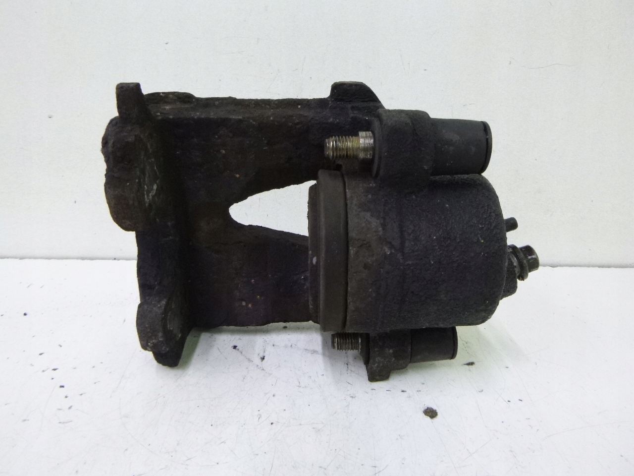 caliper brake front Volkswagen Polo 9N 1.4 03r.