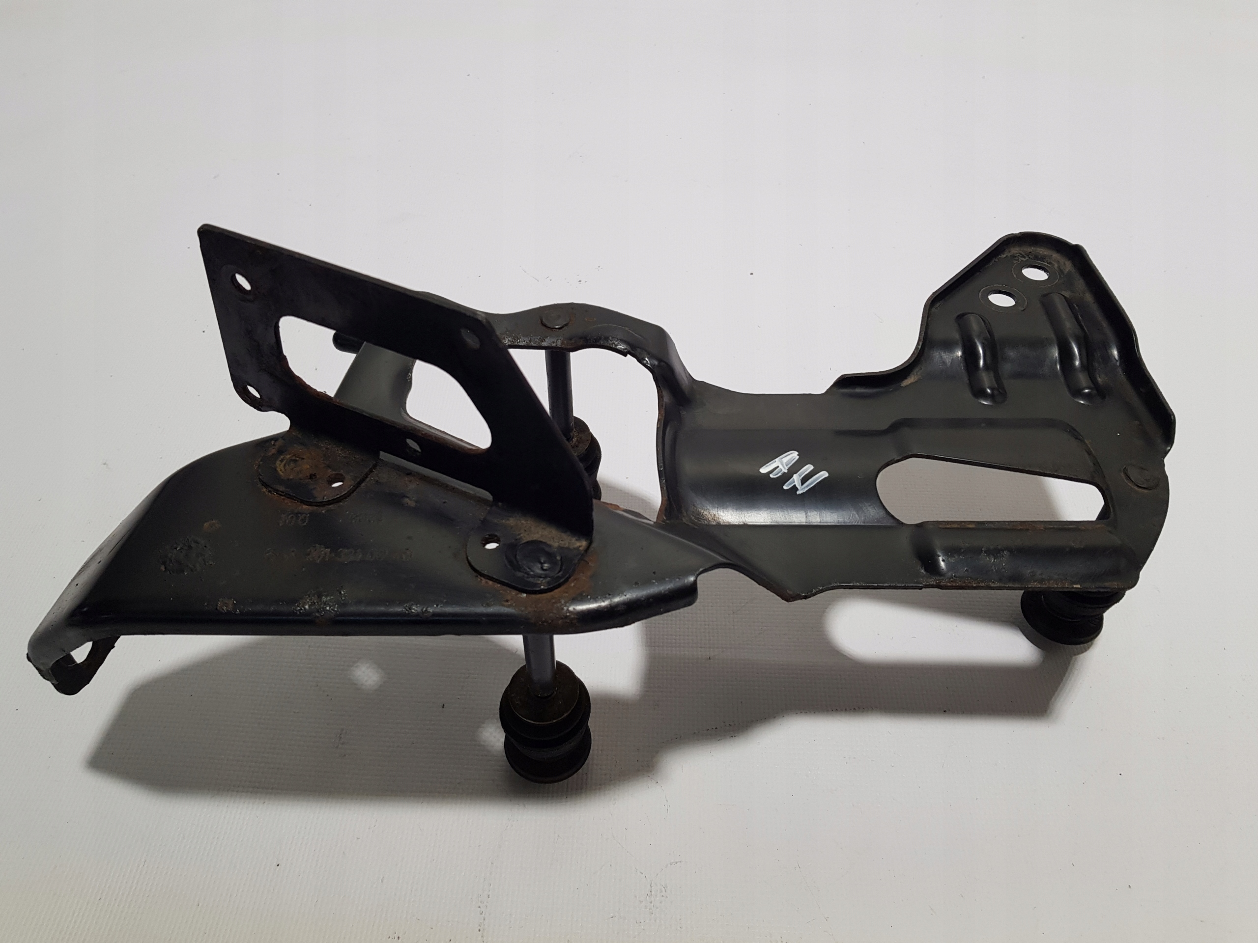 bracket KOMPRESORA AIRMATIC SPREZARKI MERCEDES W251