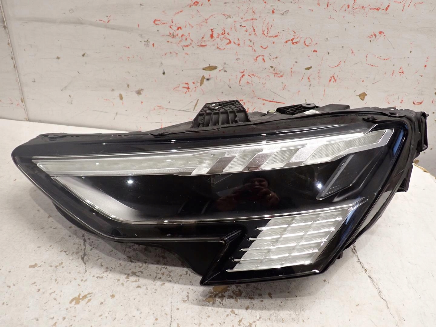 light front front left AUDI A3 2020- FULL LED MATRIX 8Y0941035
