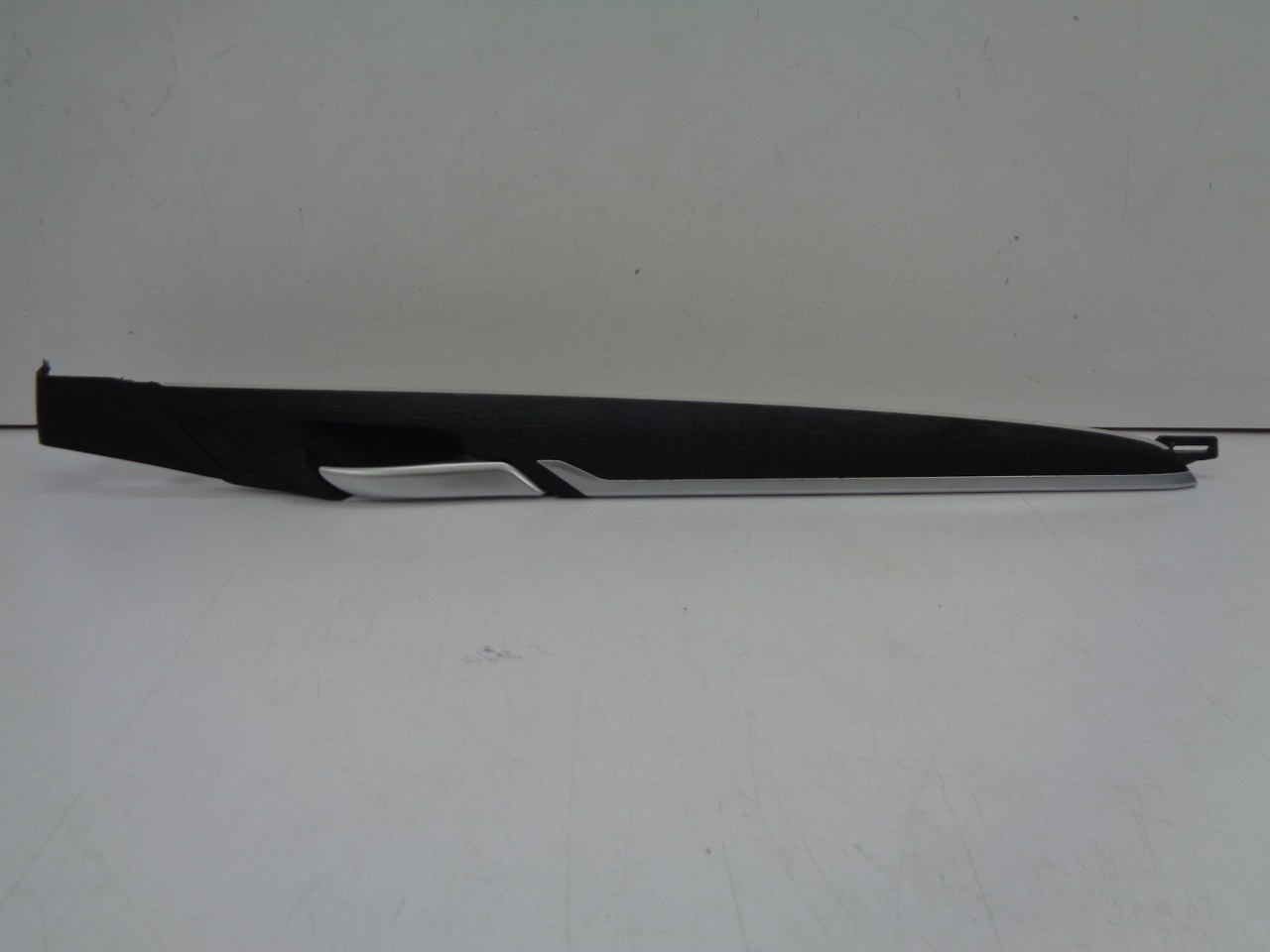 63319321268 - BMW F39 F48 декоративна планка передніх дверей