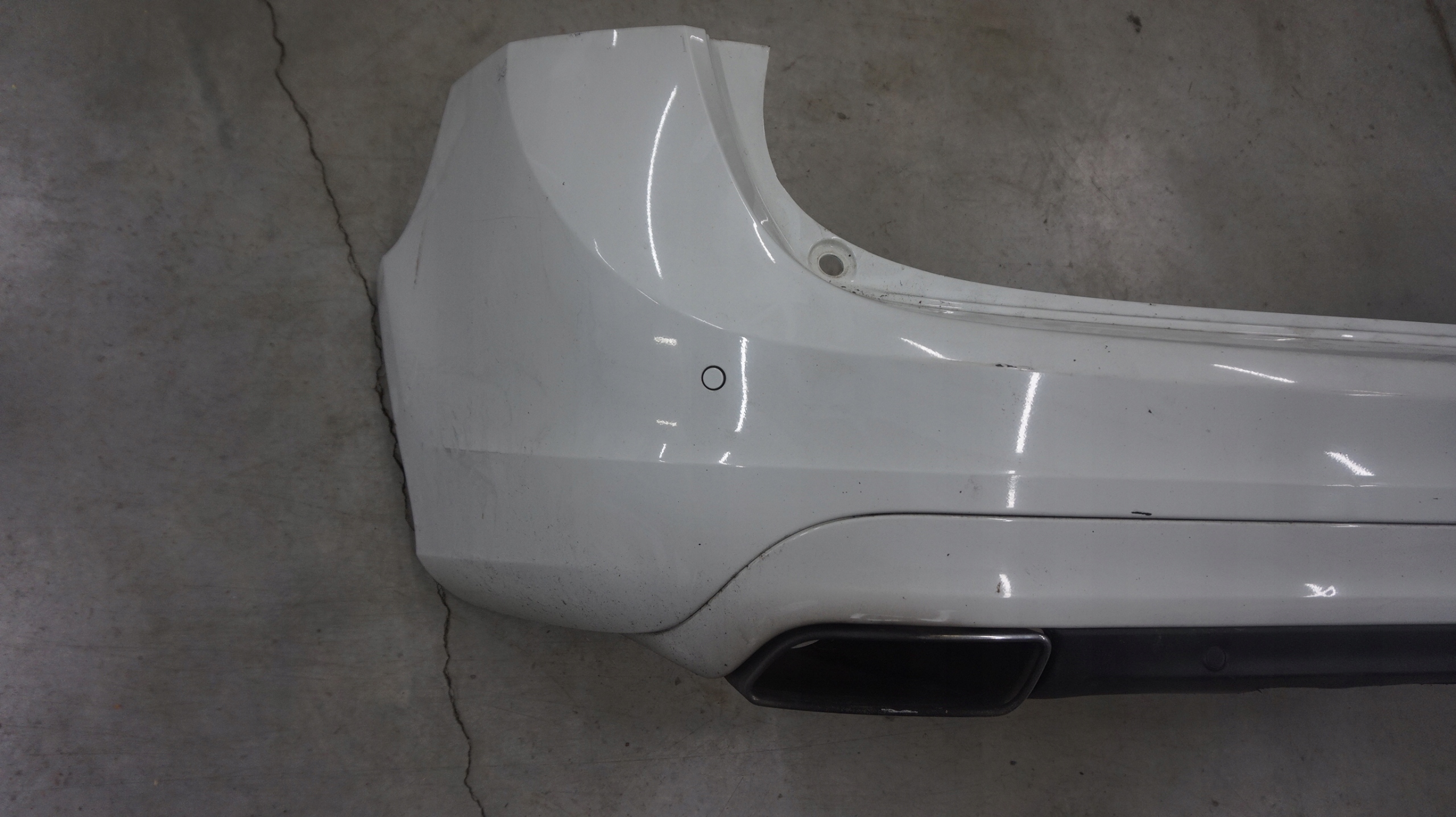 ZDERZAK TYŁ VOLVO V60 LIFT PO 2013 ROKU KOLOR 614 Producent części Volvo OE