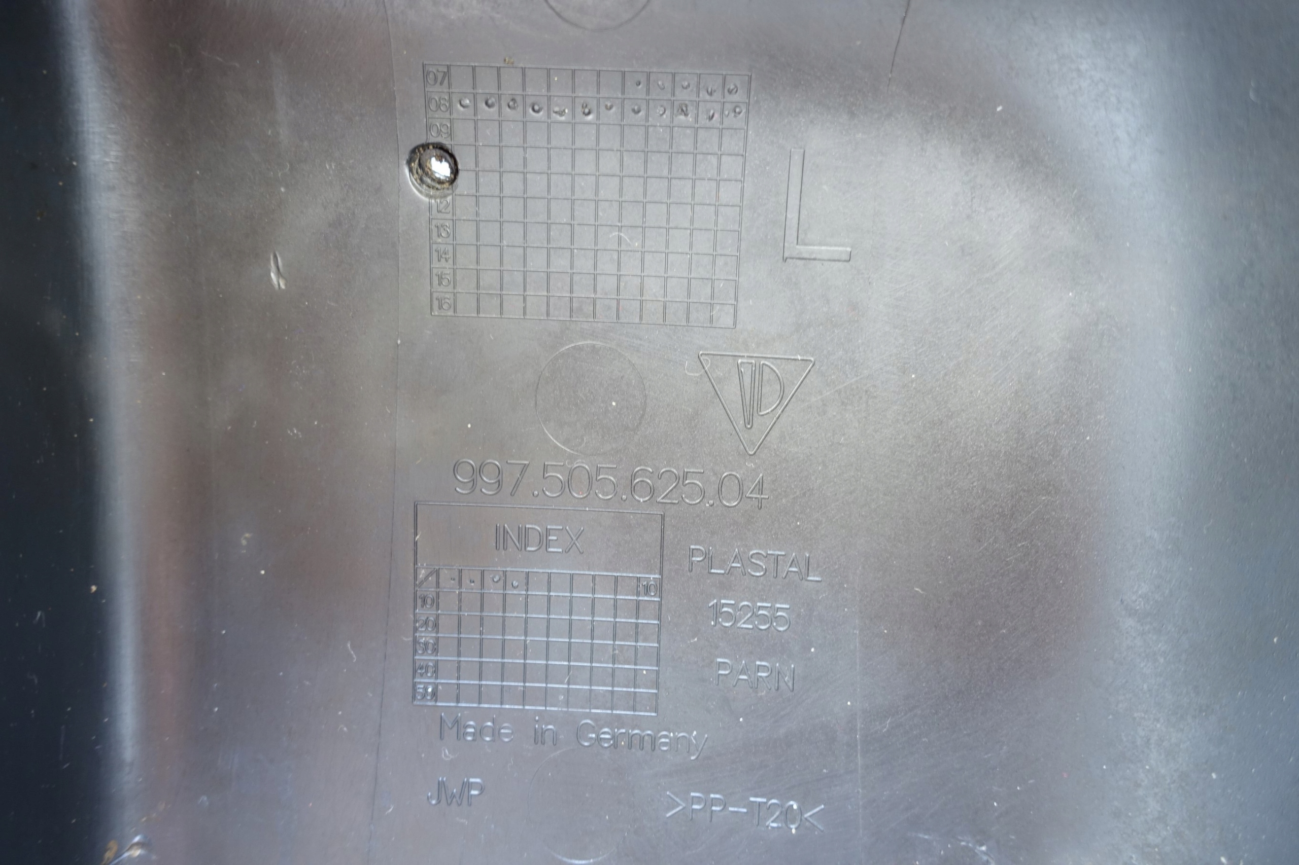 cap cover left rear part PORSCHE 991 99750562504