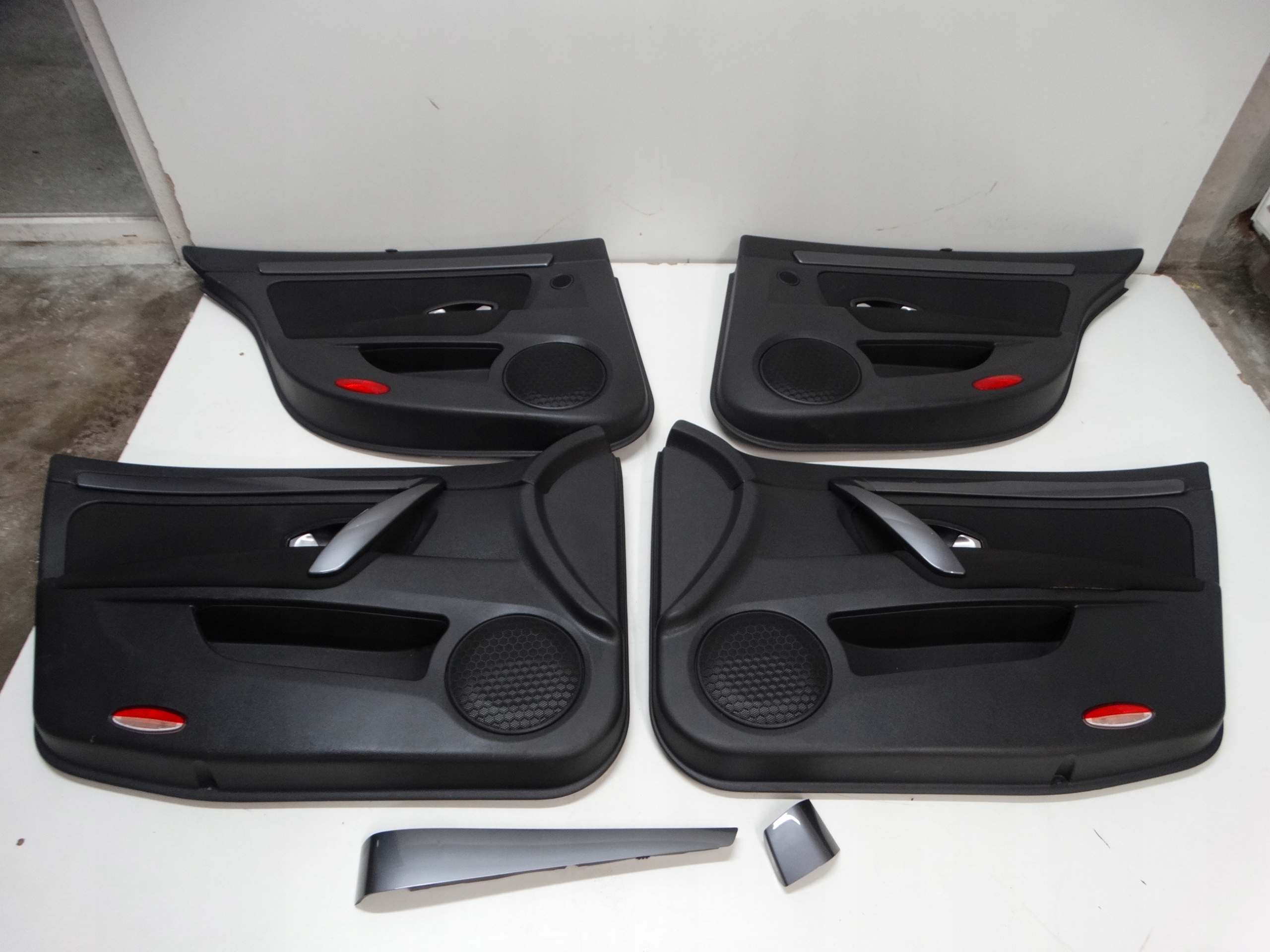 KOMPLET TAPICEREK Tür RENAULT LAGUNA III HB