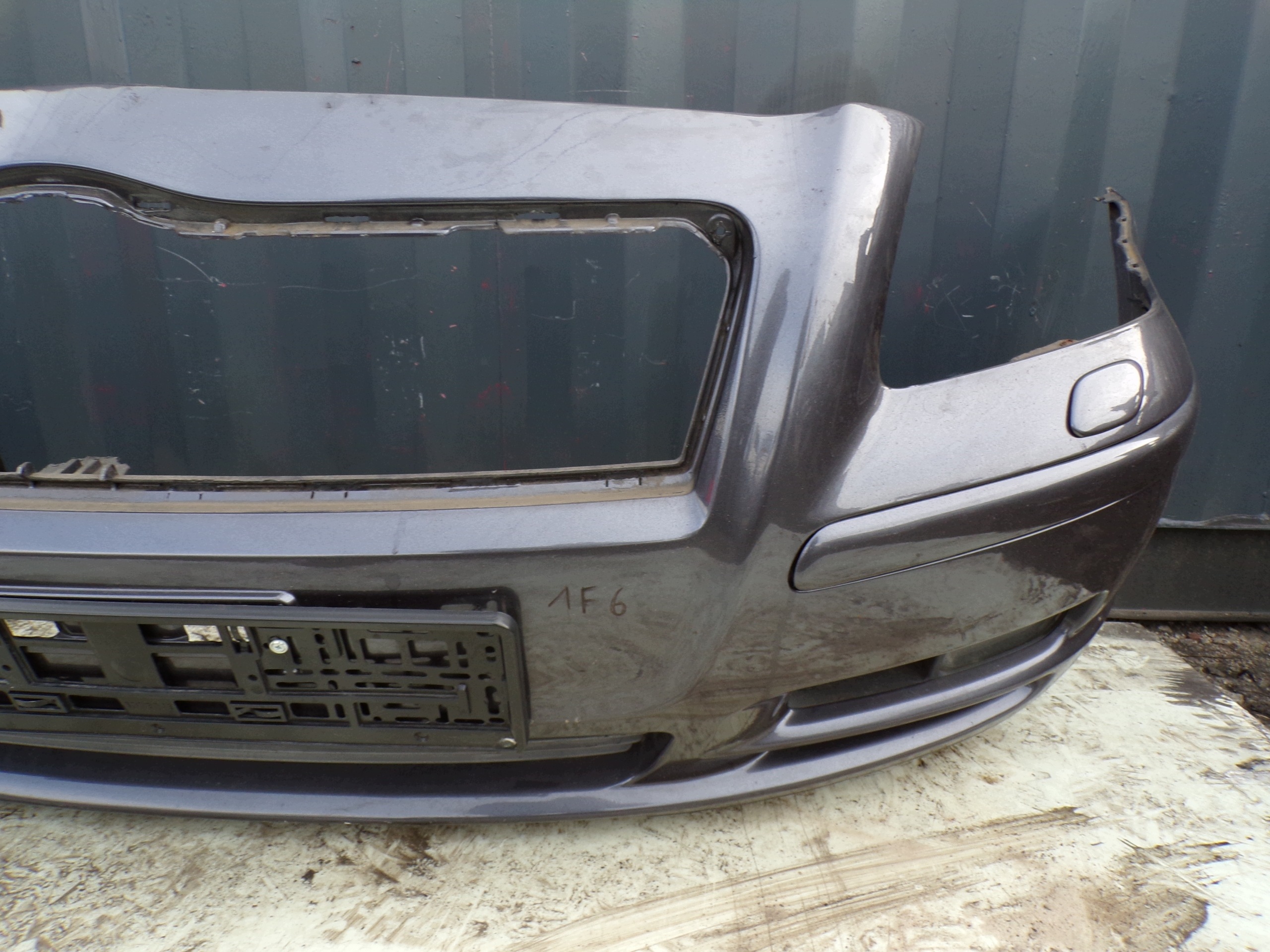 front bumper front TOYOTA AVENSIS T25 washers colour 1F6 (R1)