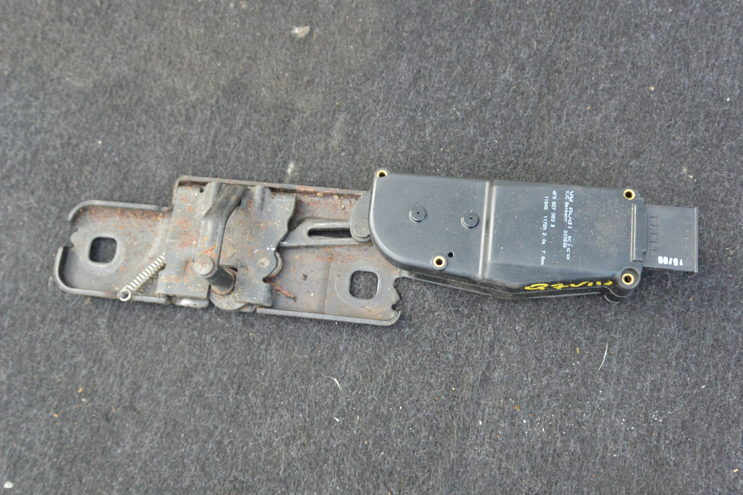 lock RYGIEL bonnet boot DOCIAG AUDI Q7 4L