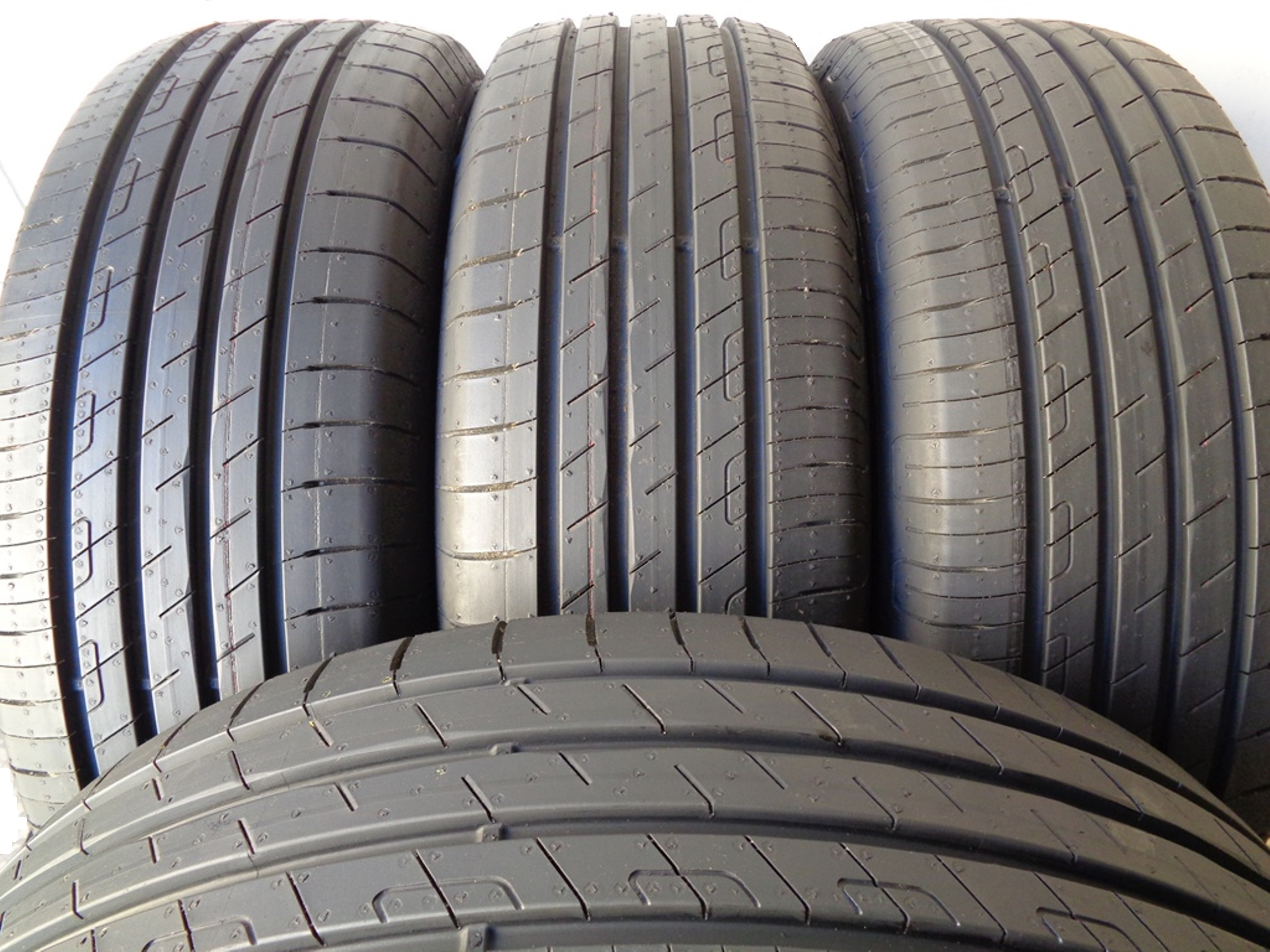 4X як новий літній GOODYEAR PERFORMANCE 215 / 60R17
